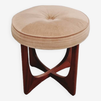 Tabouret/repose-pieds « Fresco Teak » du milieu du siècle/rétro par G Plan. Conçu par le designer danois Kofod Larsen,