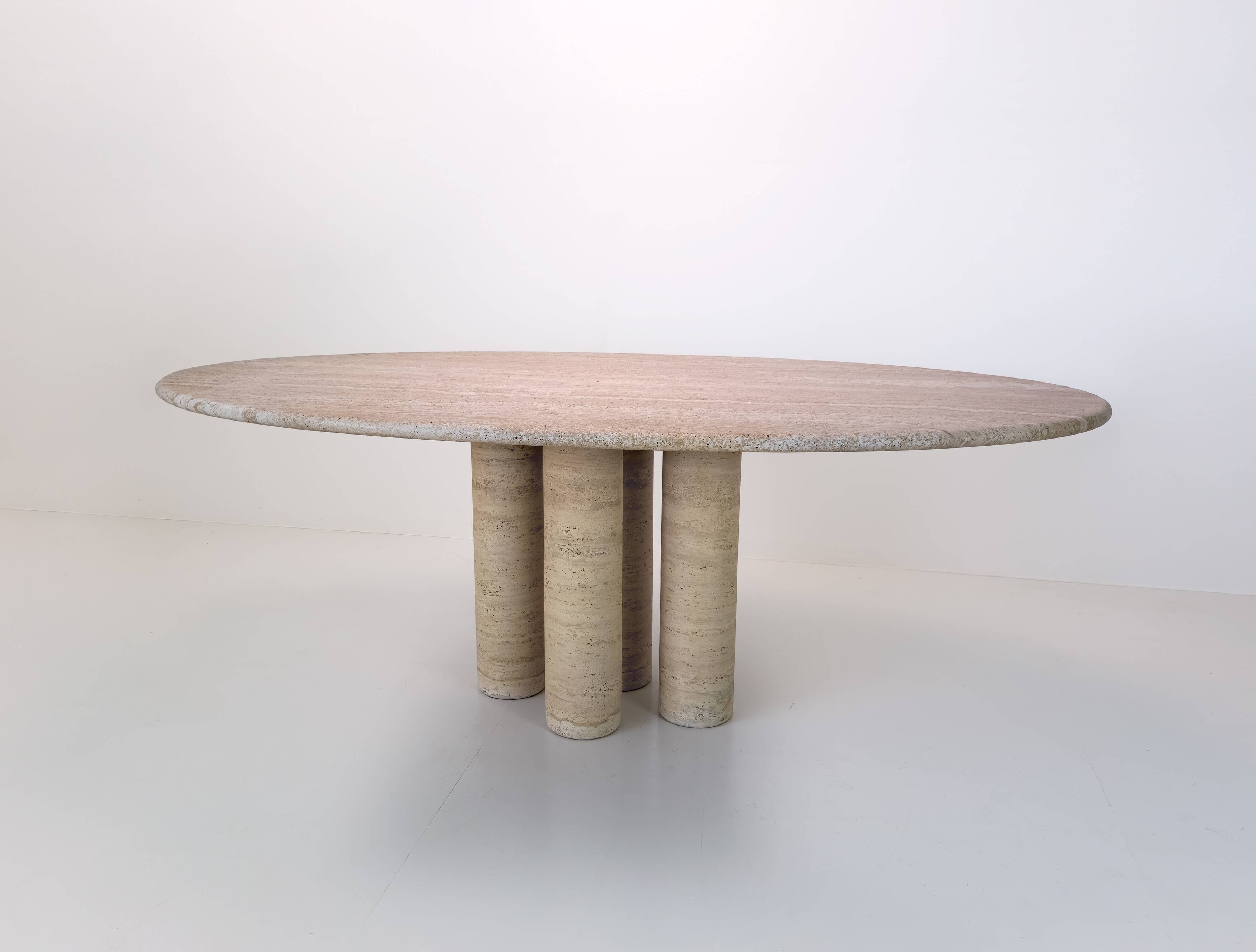 Mario Bellini – Il Colonnato – Italian travertine dining table, ca. 1980