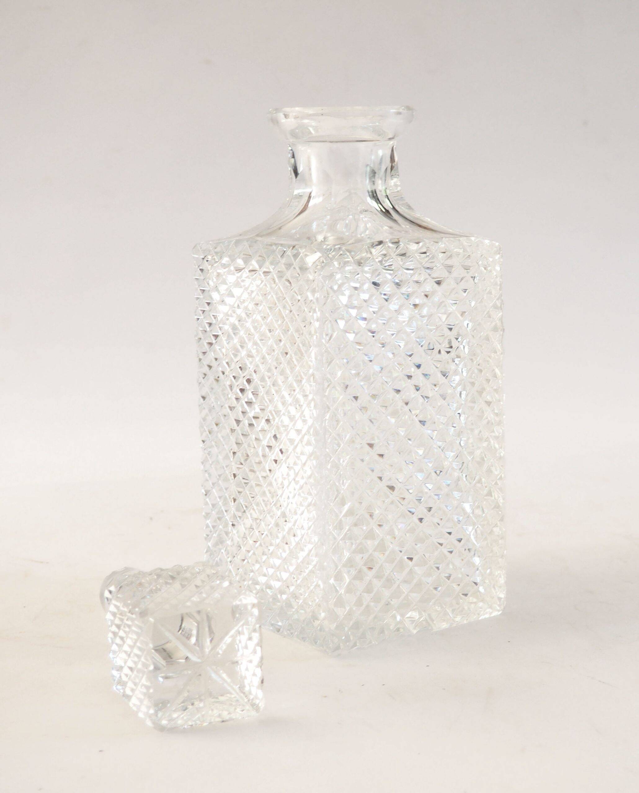 Crystal whisky decanter with mini spike pattern