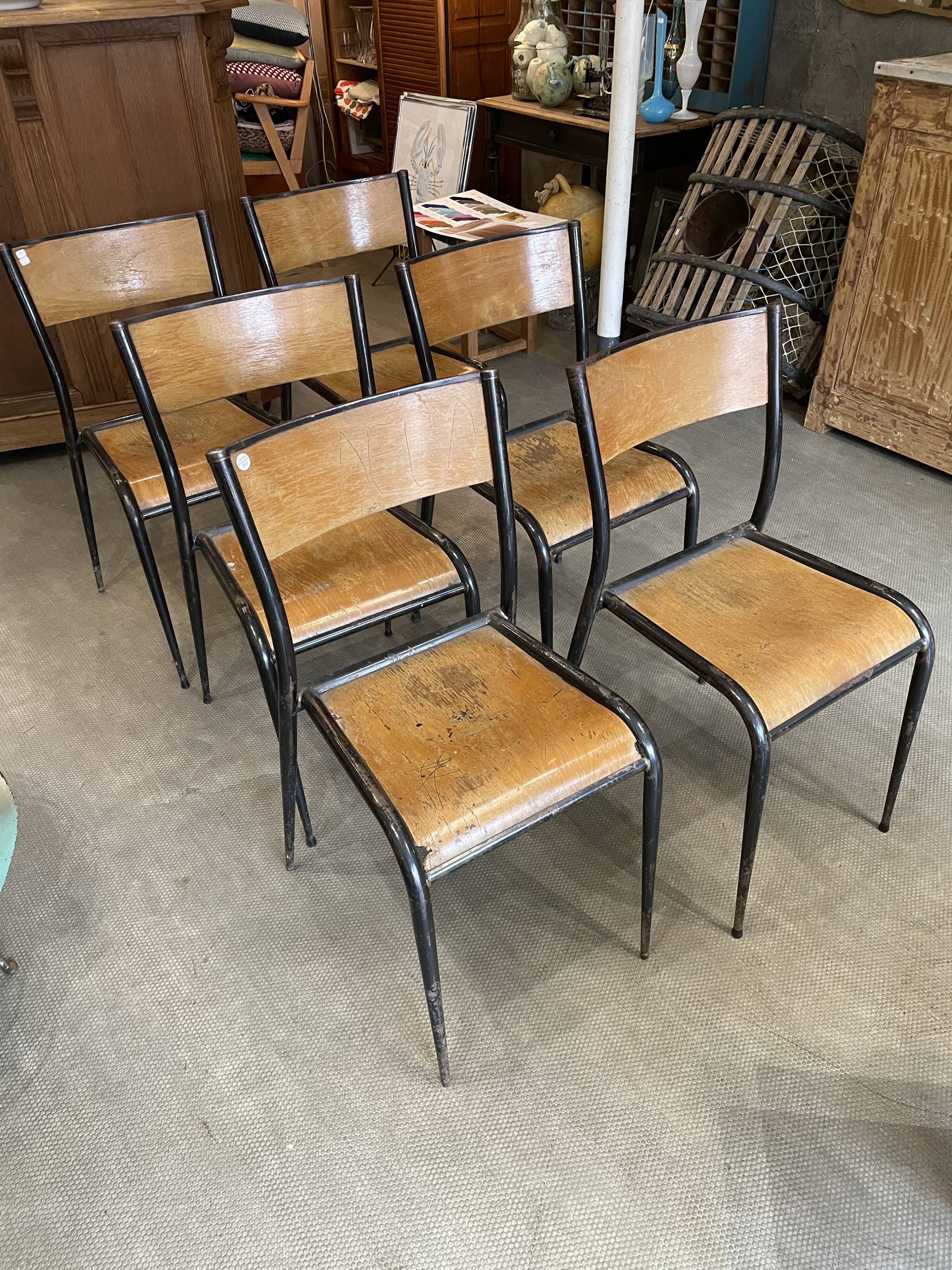 6 Mullca 510 school chairs