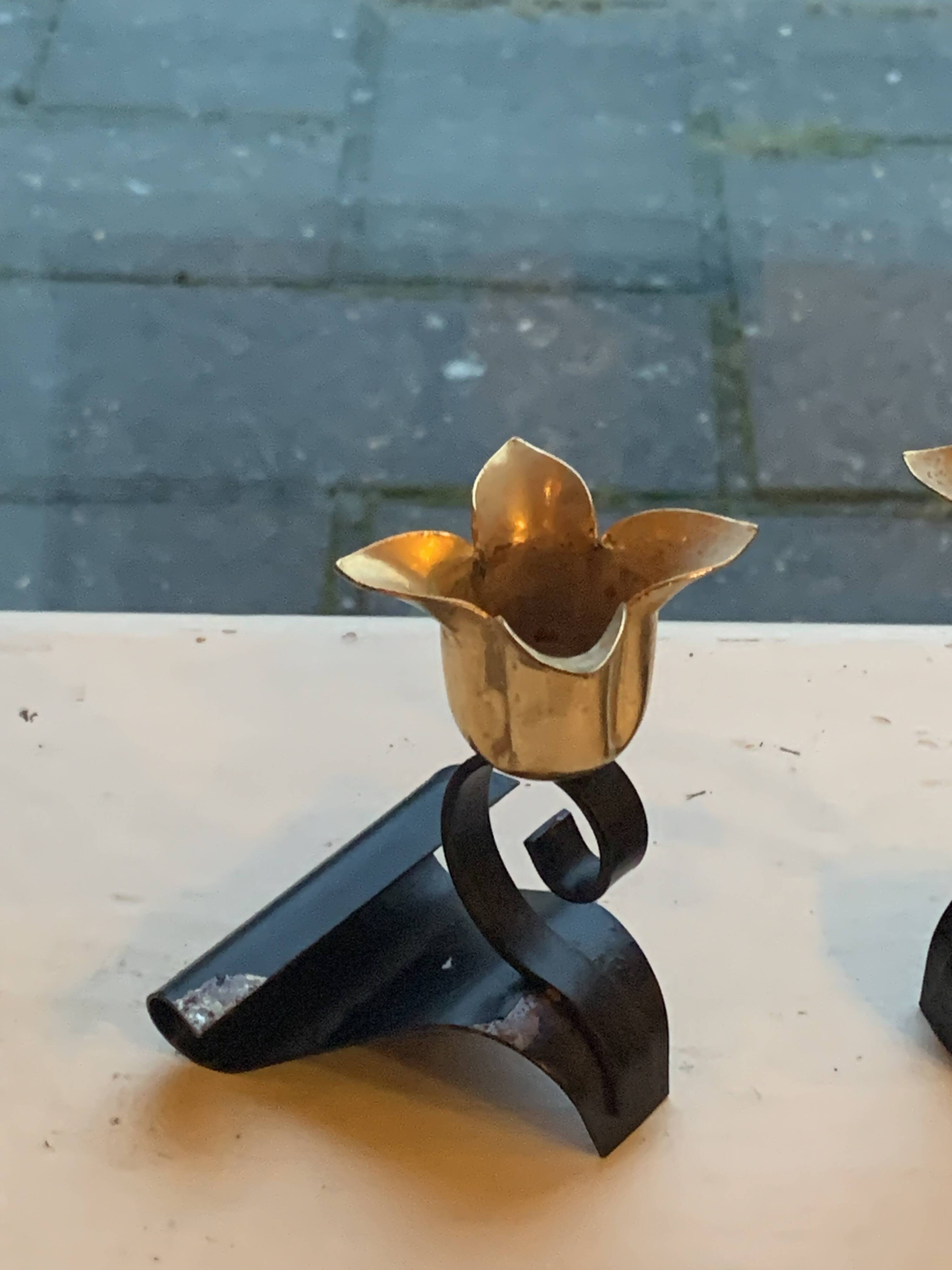Set of two candlesticks, in the shape of flowers, tulips in black and gold metal, vintage