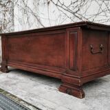 Old walnut chest of drawers, late nineteenth century