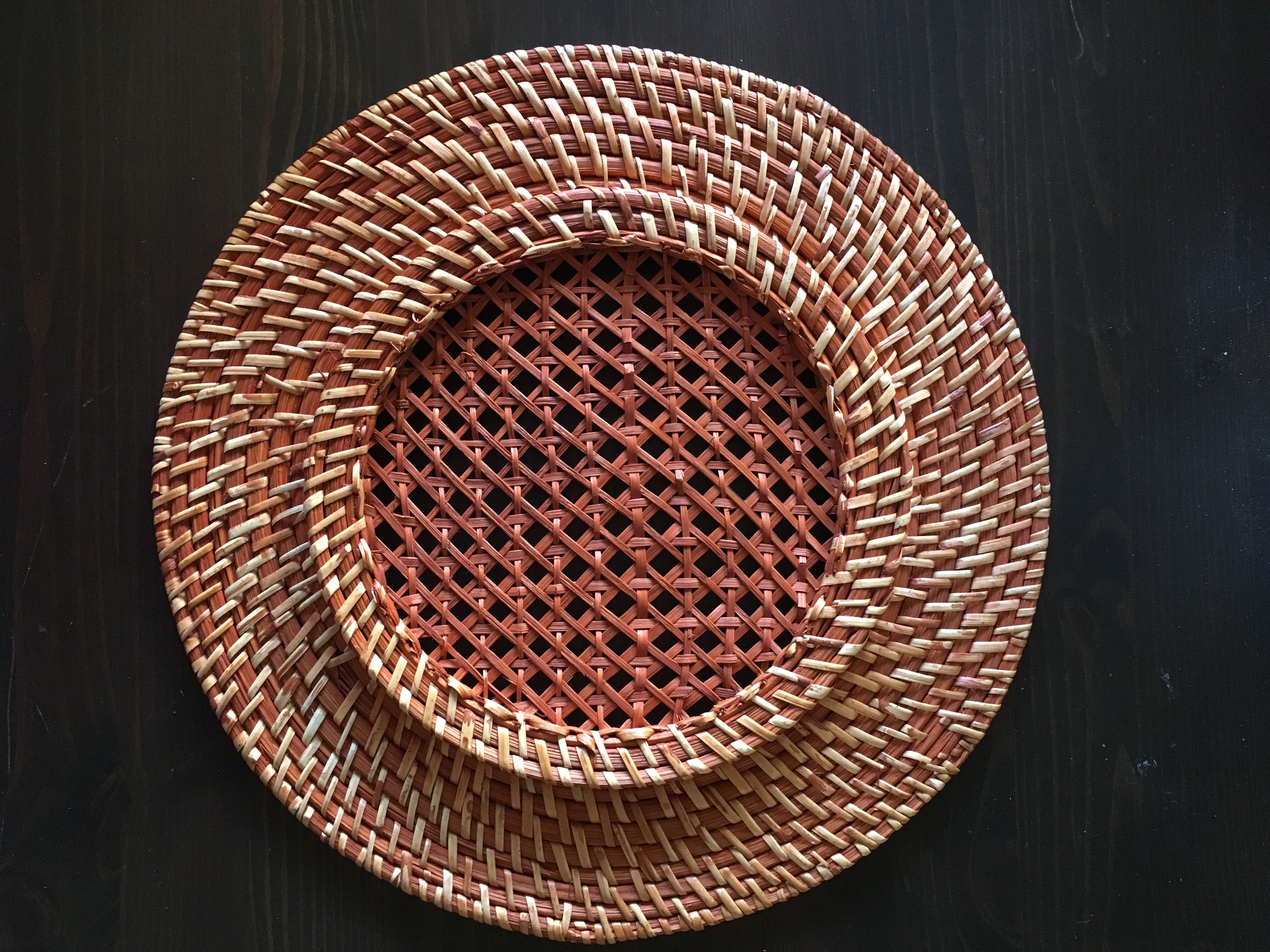 Set of 6 wicker and rattan undertributions