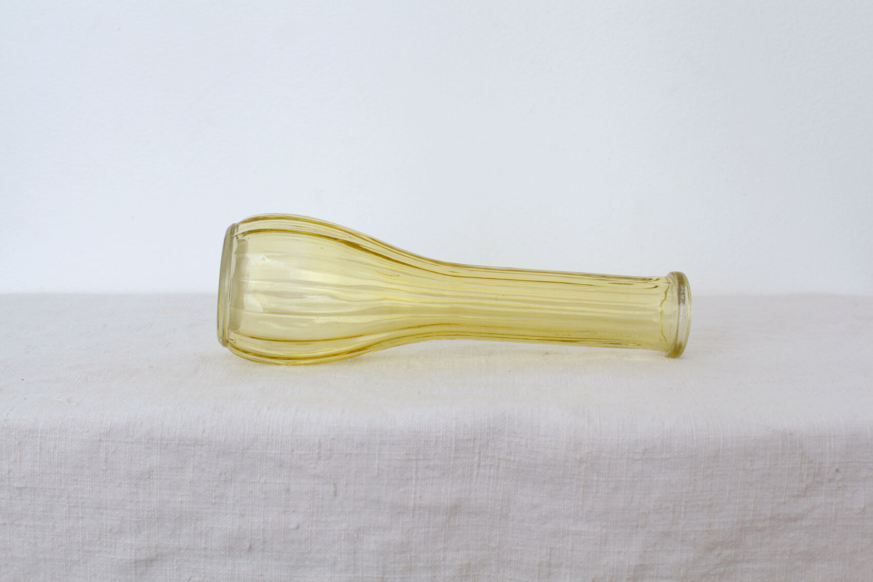 Striated yellow soliflore vase