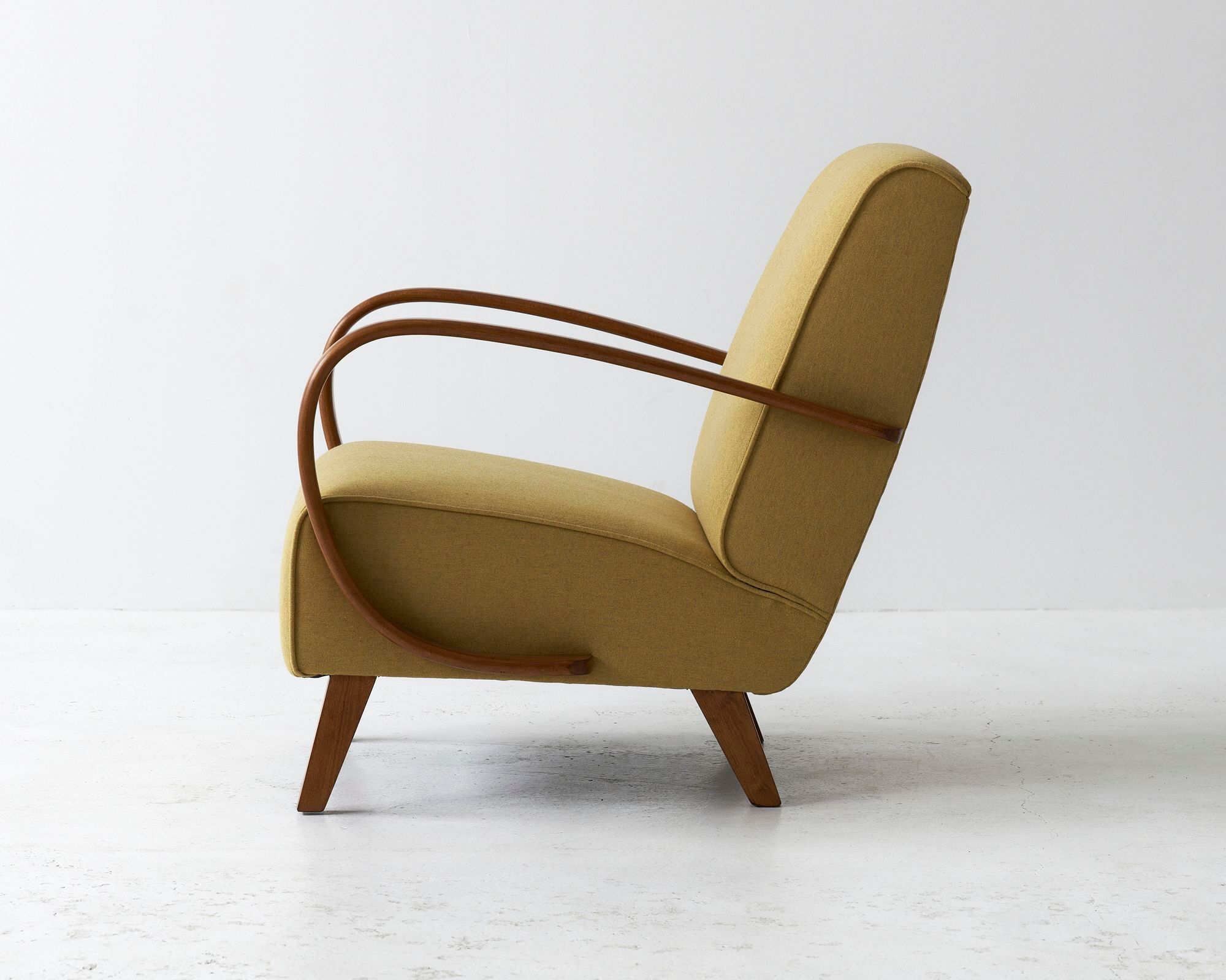 Jindrich Halabala h-410 armchair, 1930s