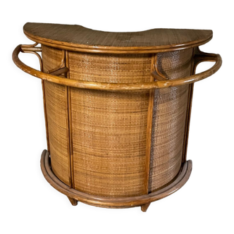 Mobile wicker bar