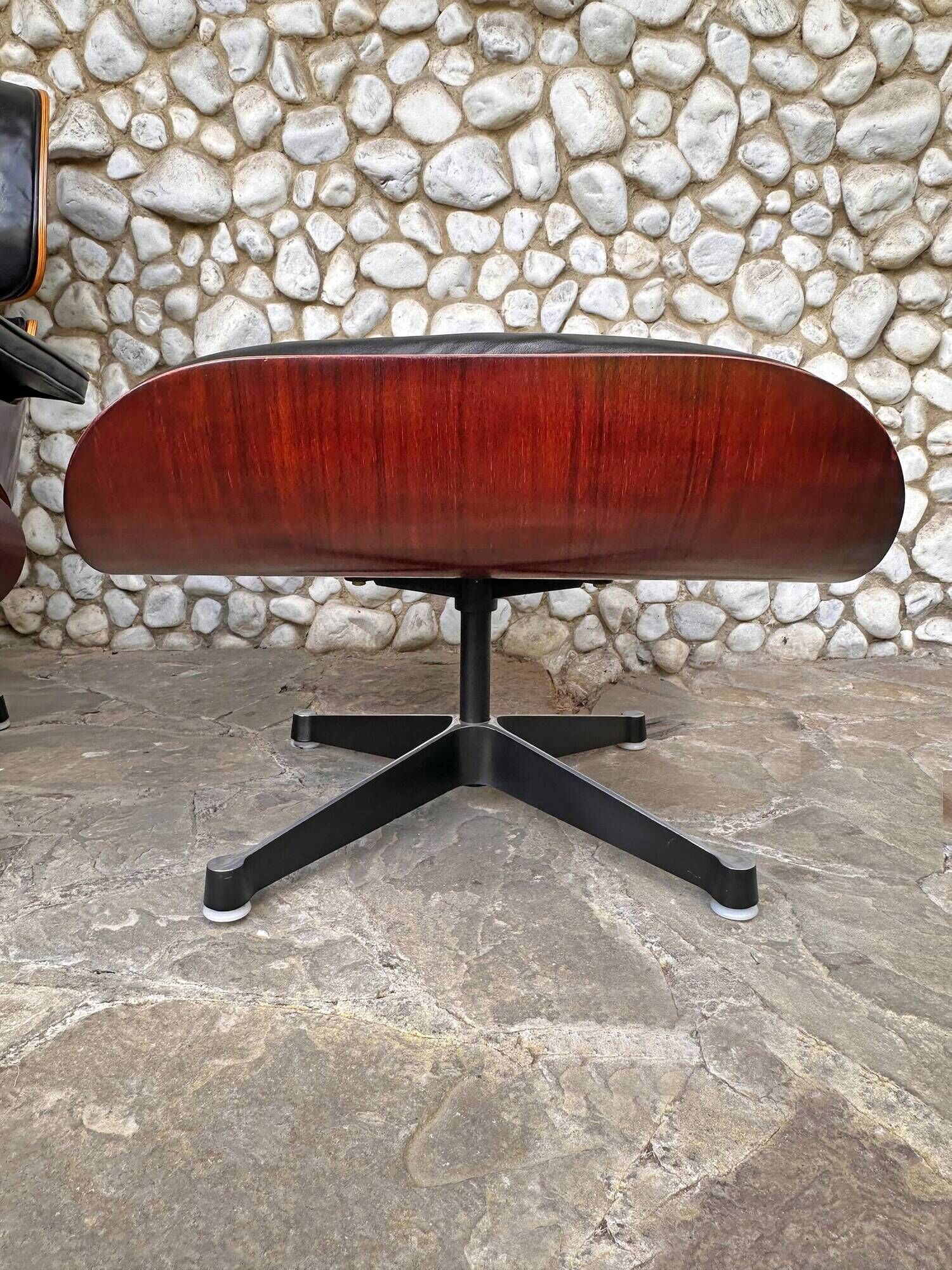 Eames Lounge Chair 670 & Ottoman 671 in rosewood, Herman Miller