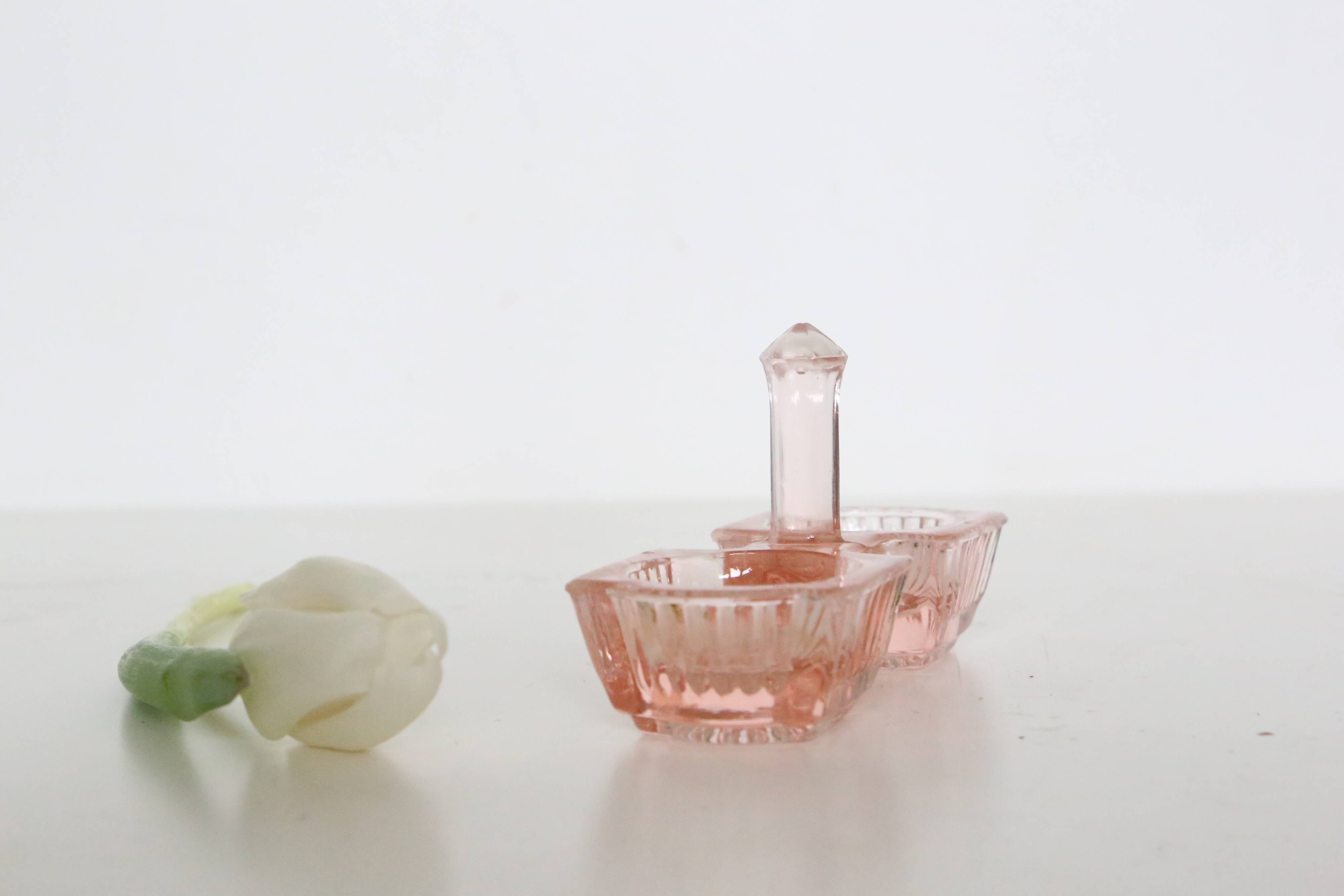 Servant salt pepper in pink glass, molded glass, vintage french, authentic