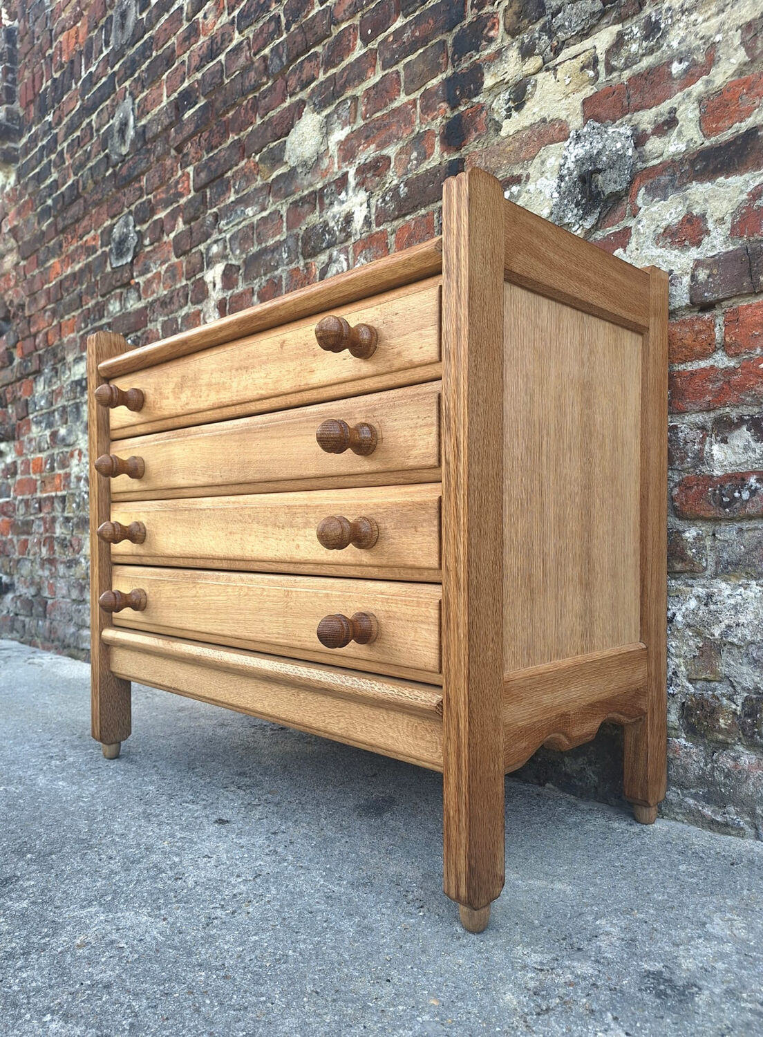 Commode Guillerme et Chambron, édition Votre Maison