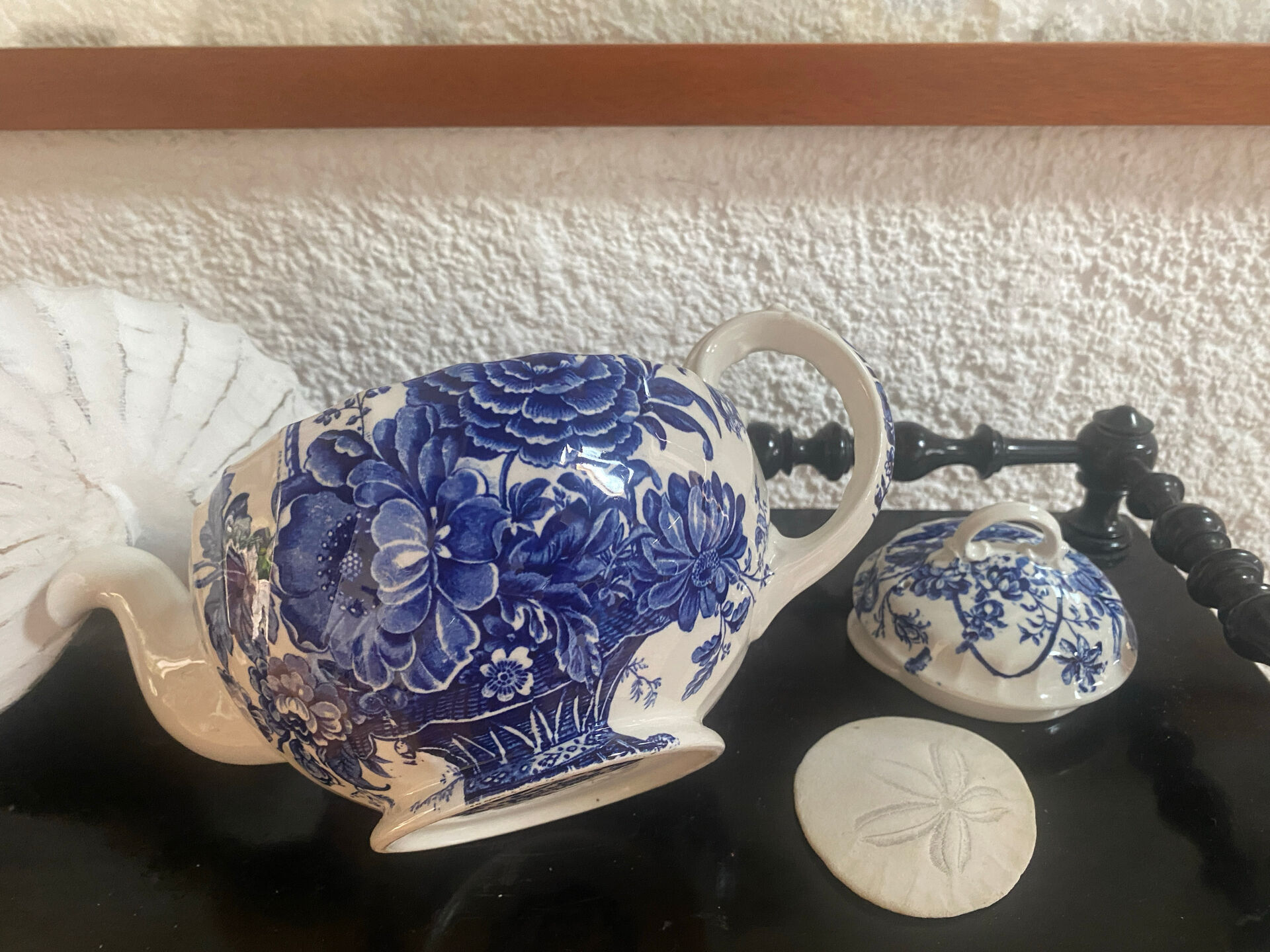 Théière en ironstone Royal Crownford Burleigh