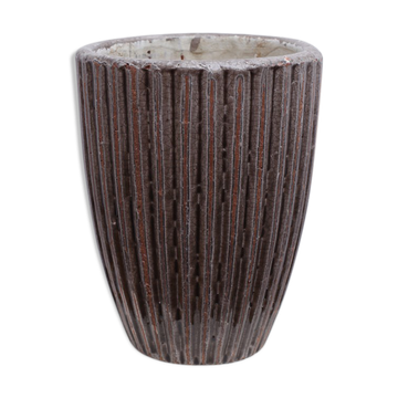 Thick sandstone vase