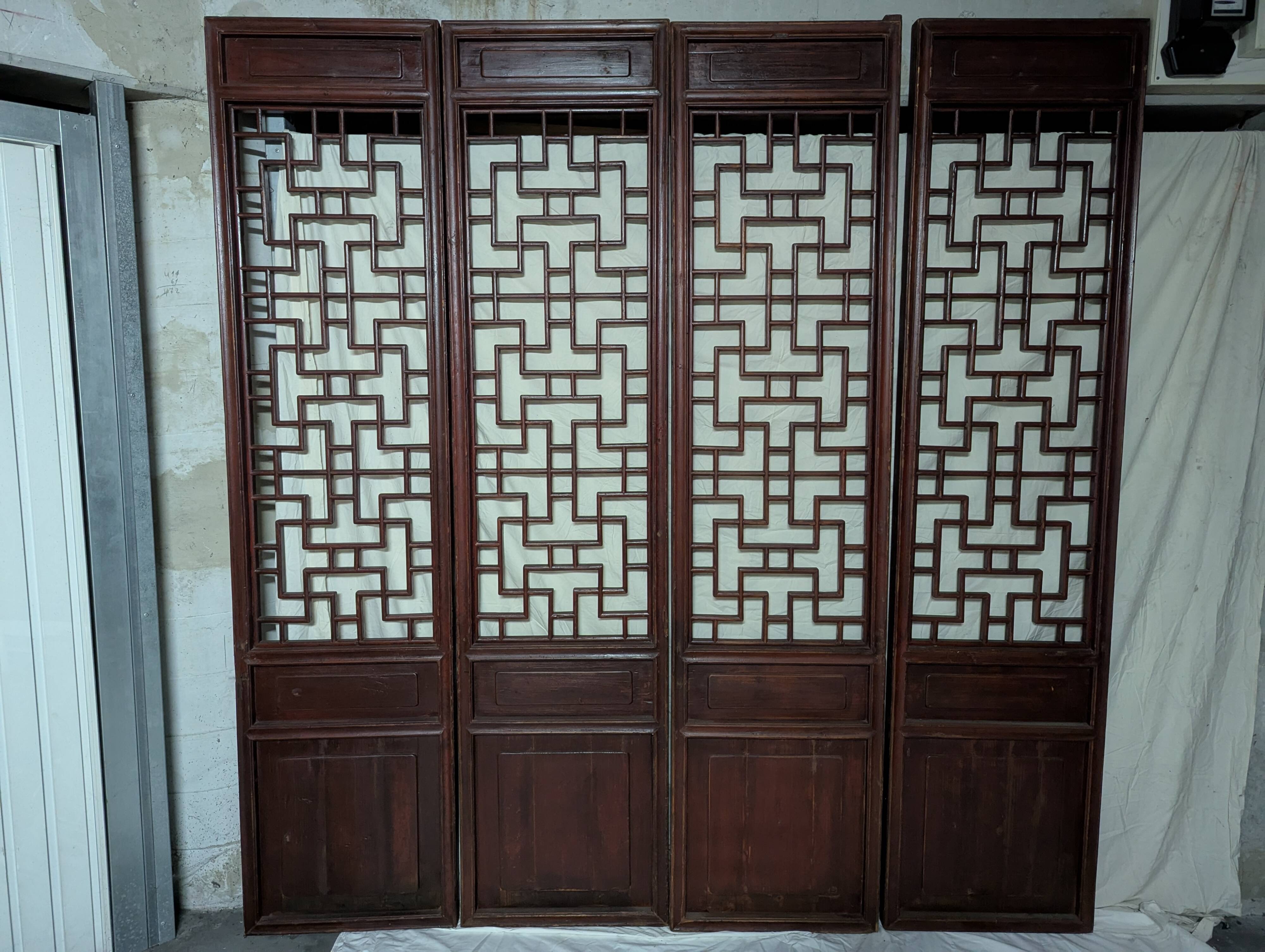 Chinese screen-claustra