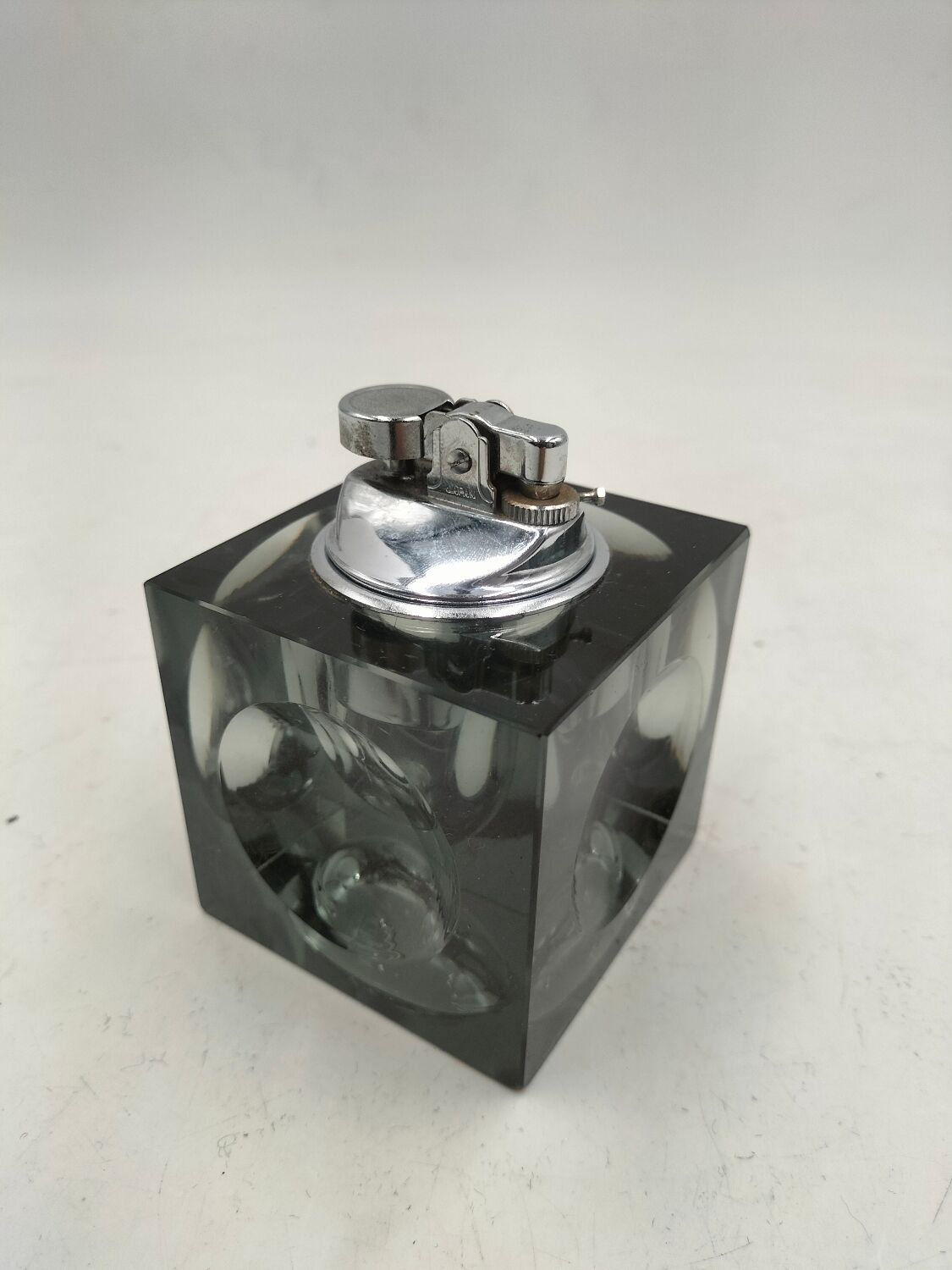 Briquet Antonio emperor ice cube model