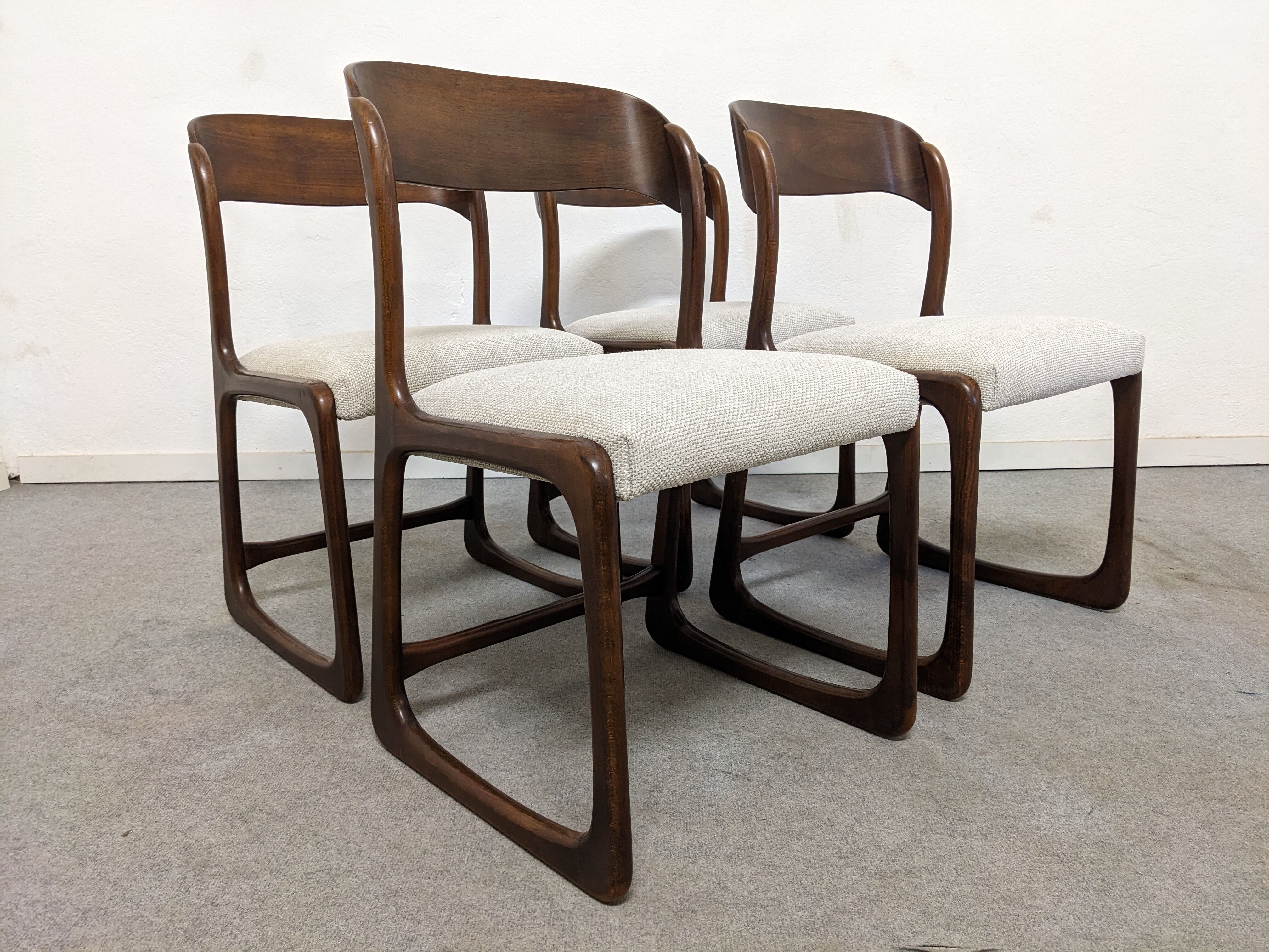 Series of 4 Baumann sled chairs from the 60s/70s