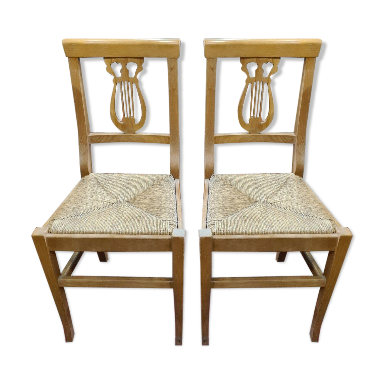 Lyre-shaped mulched chairs