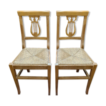 Lyre-shaped mulched chairs