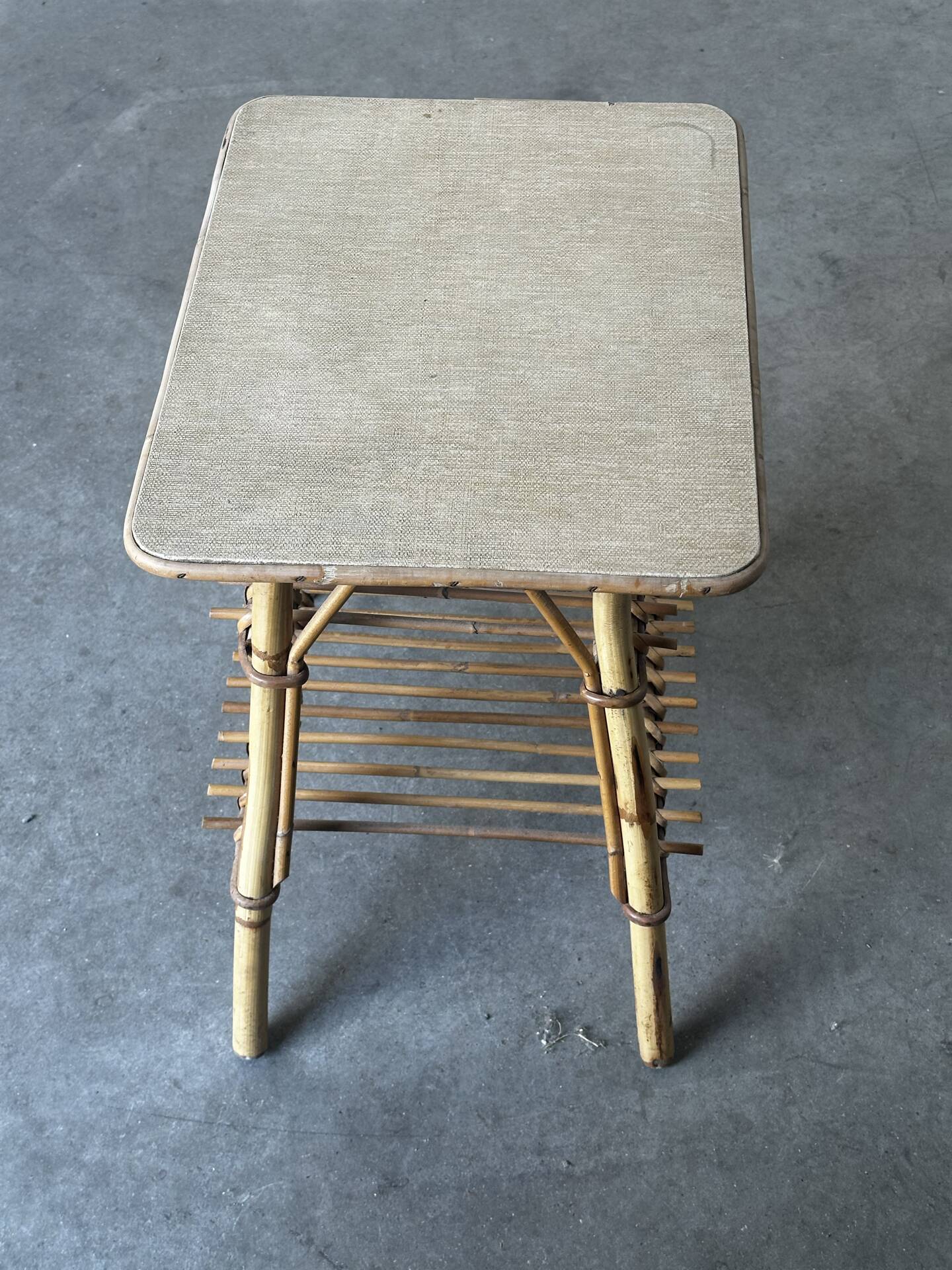 Bamboo and rattan side table with magazine rack – Years