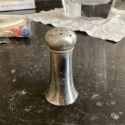 Saupoudreuse argent massif