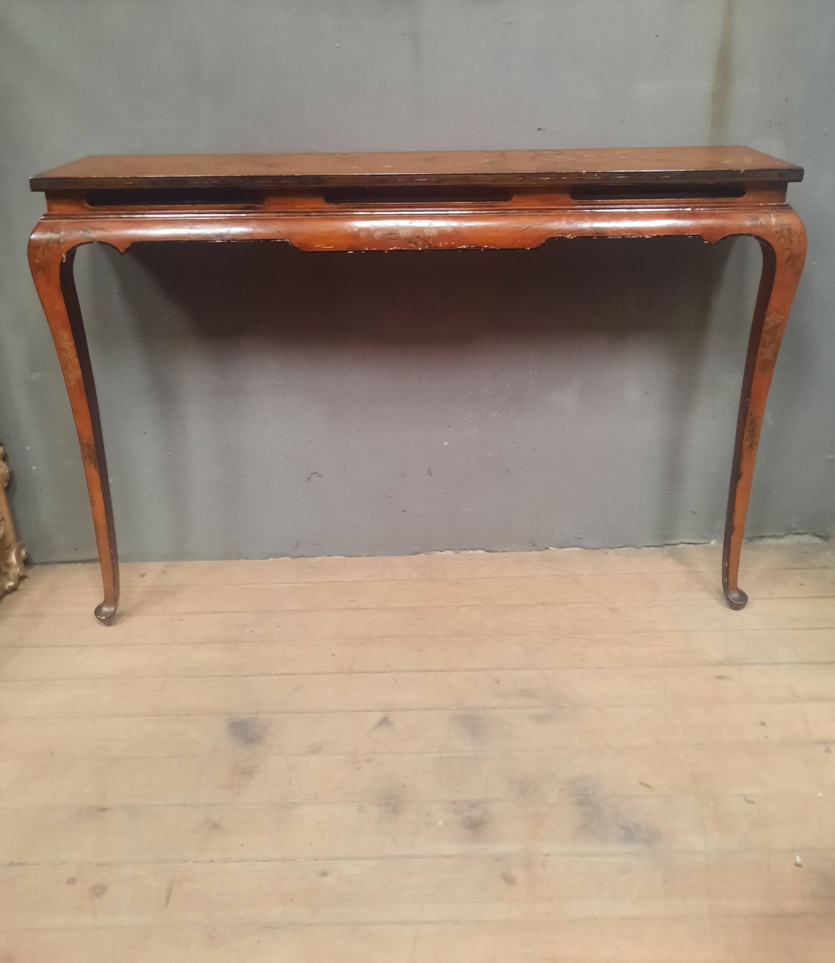 Console étroite d extreme orient
