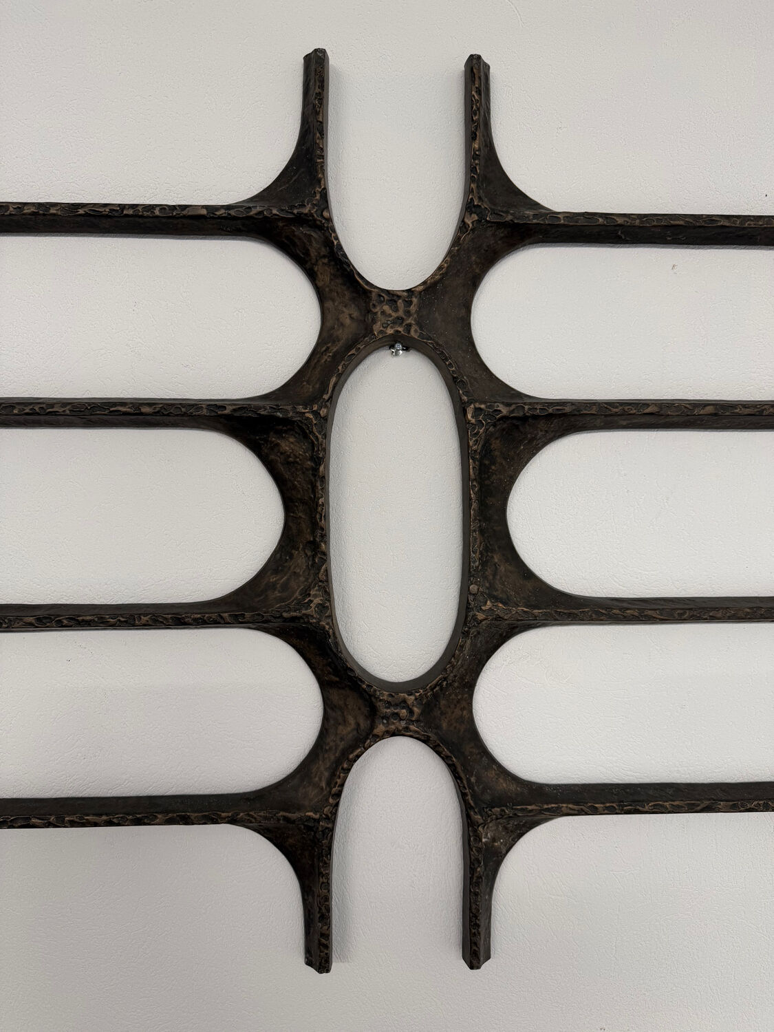 XXL wall sculpture in cast aluminium, 1970s Brutalist design.