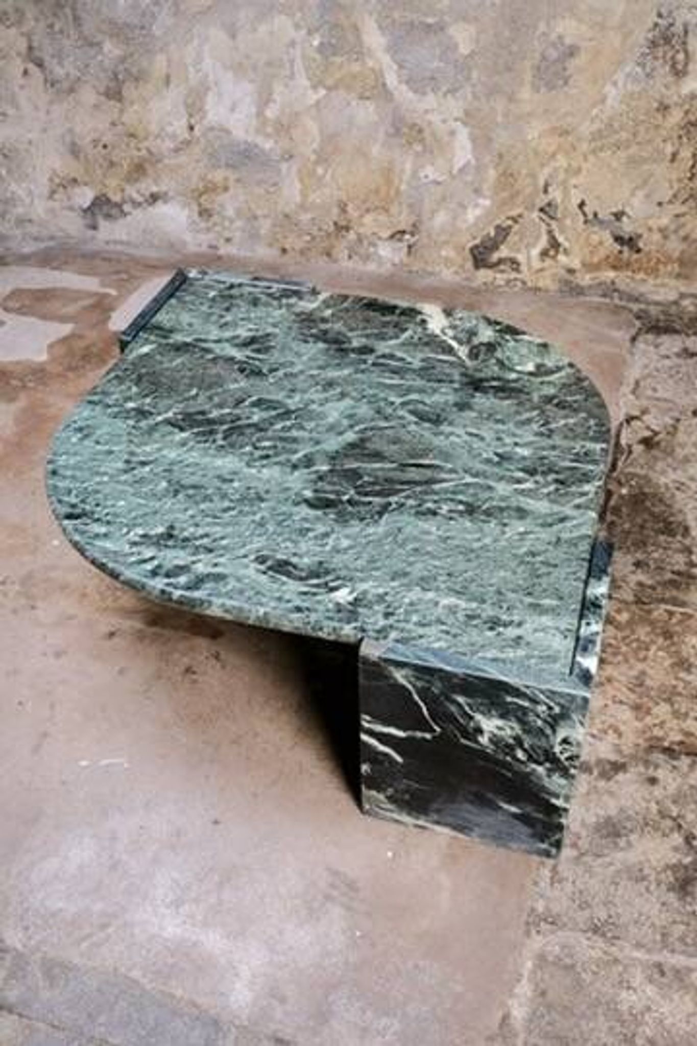 Emerald green marble "eye" coffee table, Roche Bobois, France, 1970s