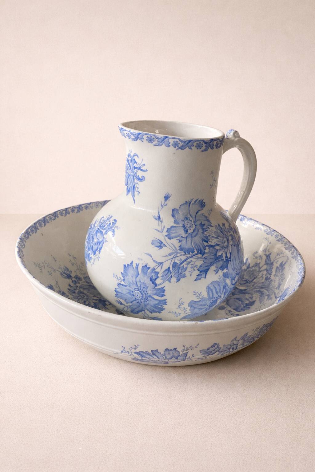 Antique washstand W. Baumann & Co with basin and jug – Earthenware