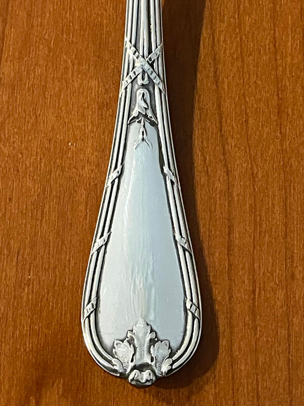 Christofle rubans clochettes ,couverts de service à salade très bel et