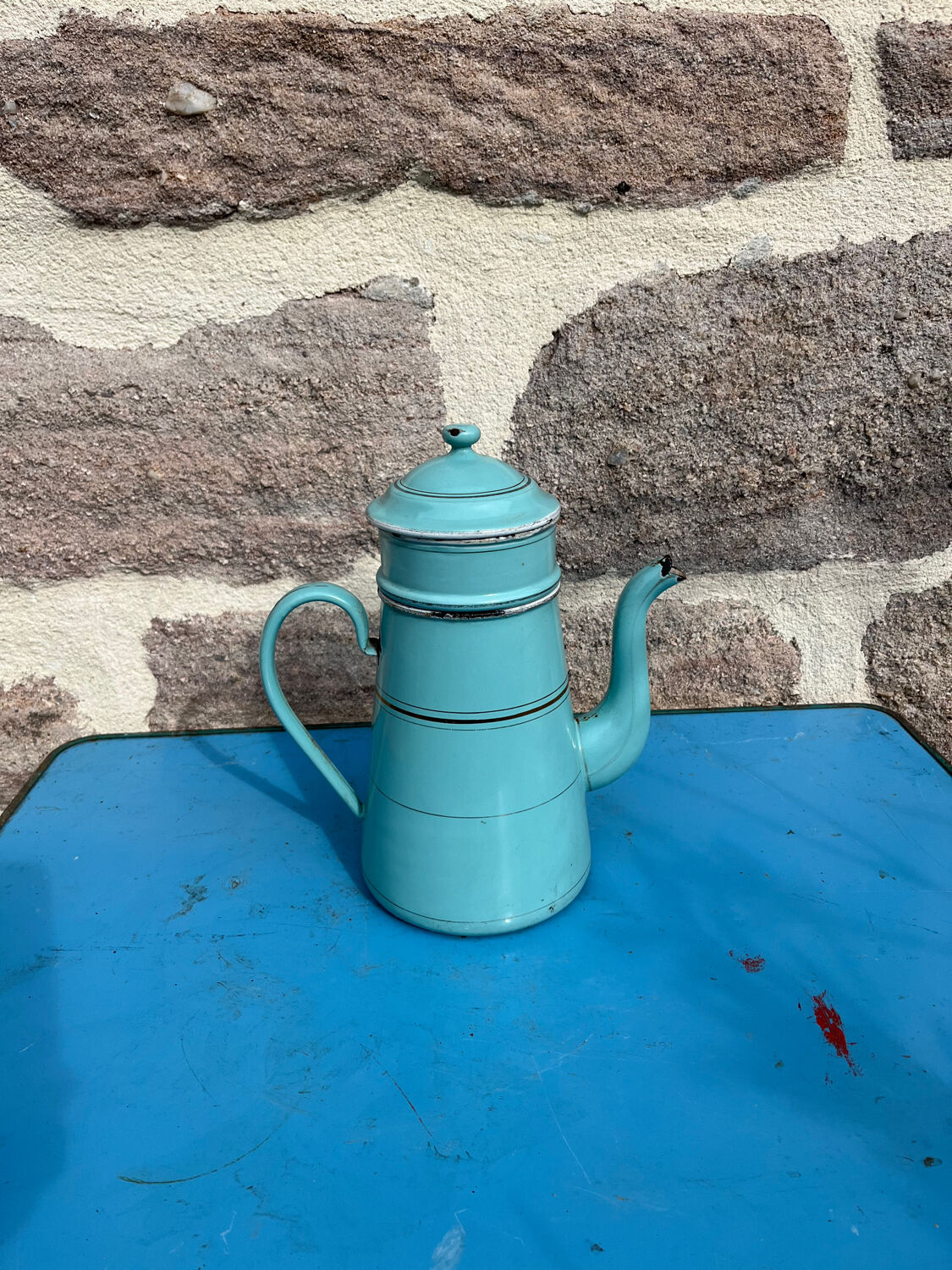 Enamelled coffee maker