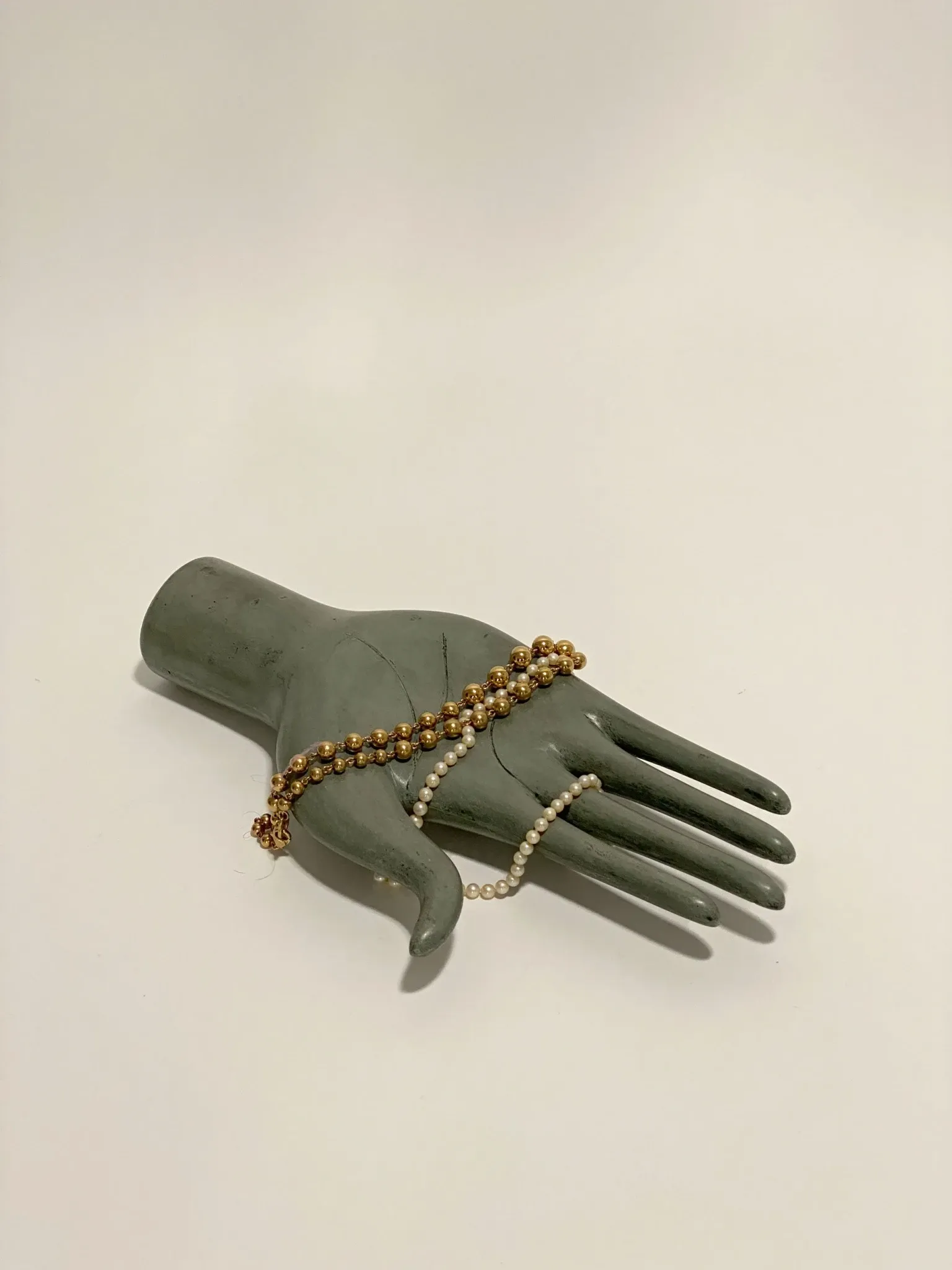 Hand-shaped catchall tray