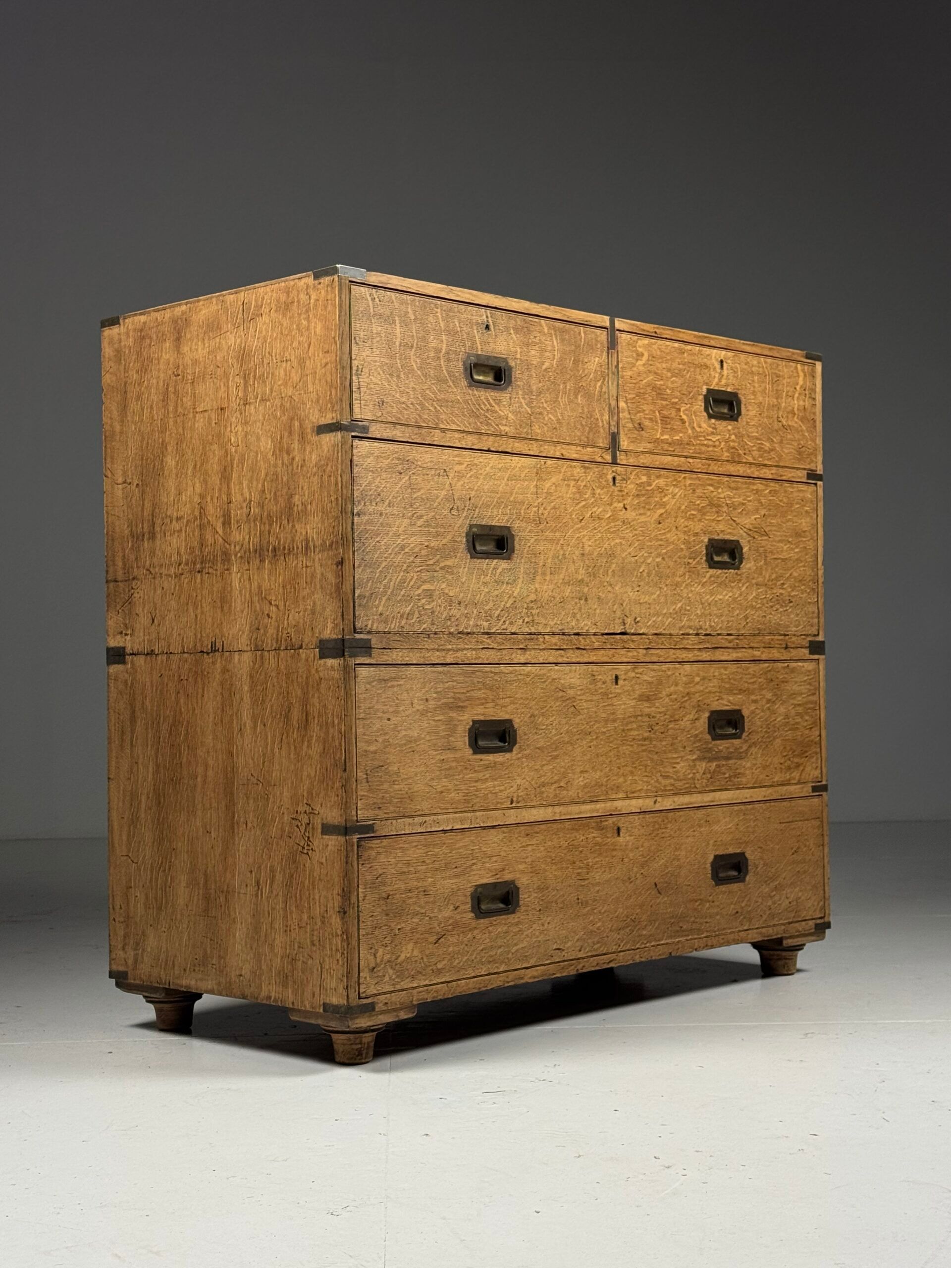 Commode de campagne en chêne du 19ème siècle