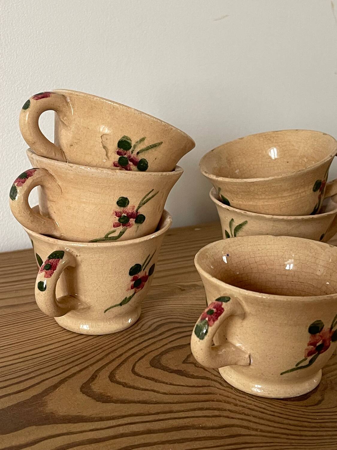 Flowery cups