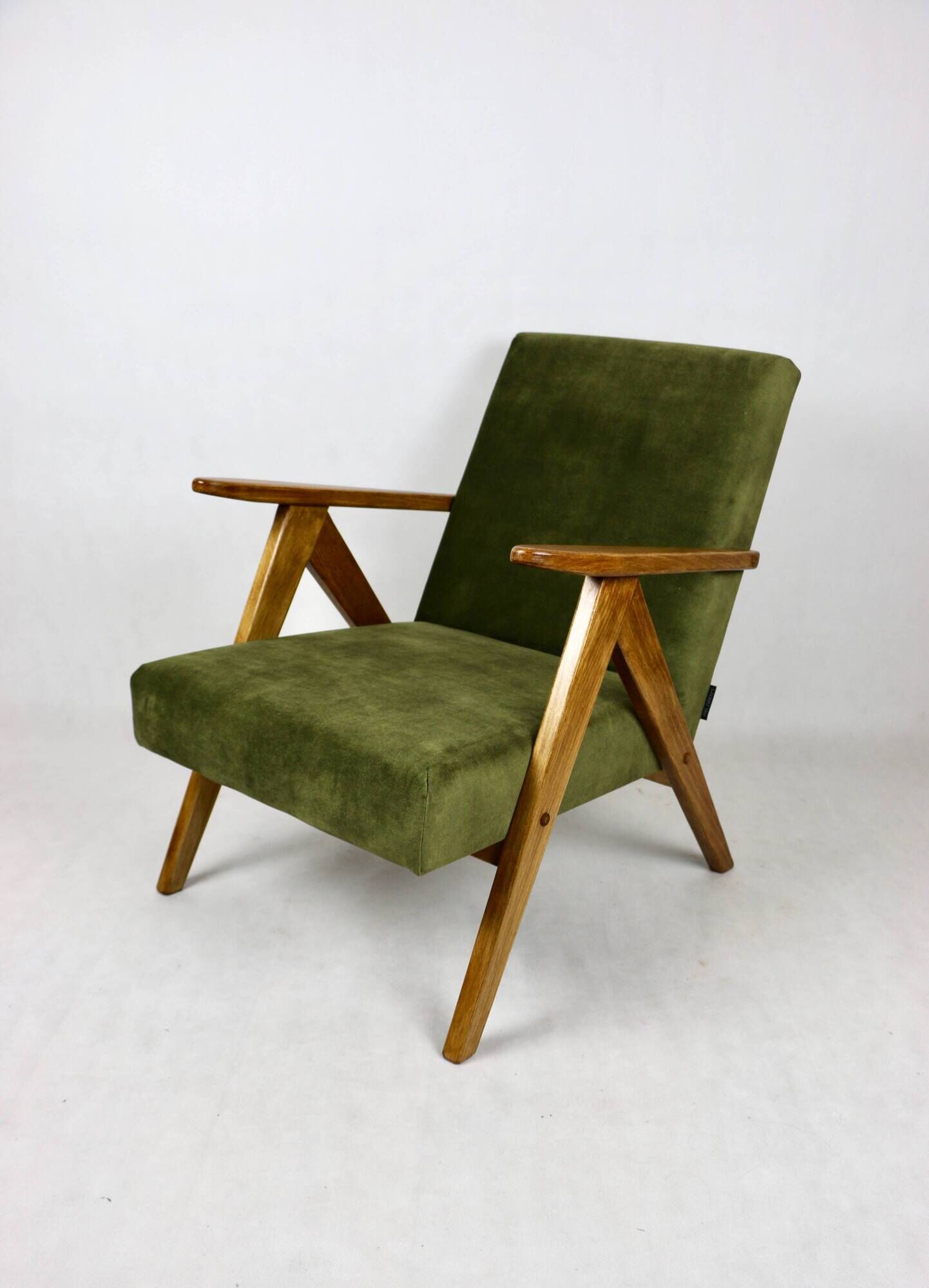 Fauteuil modèle B-310 avec revêtement vert olive, années 1970