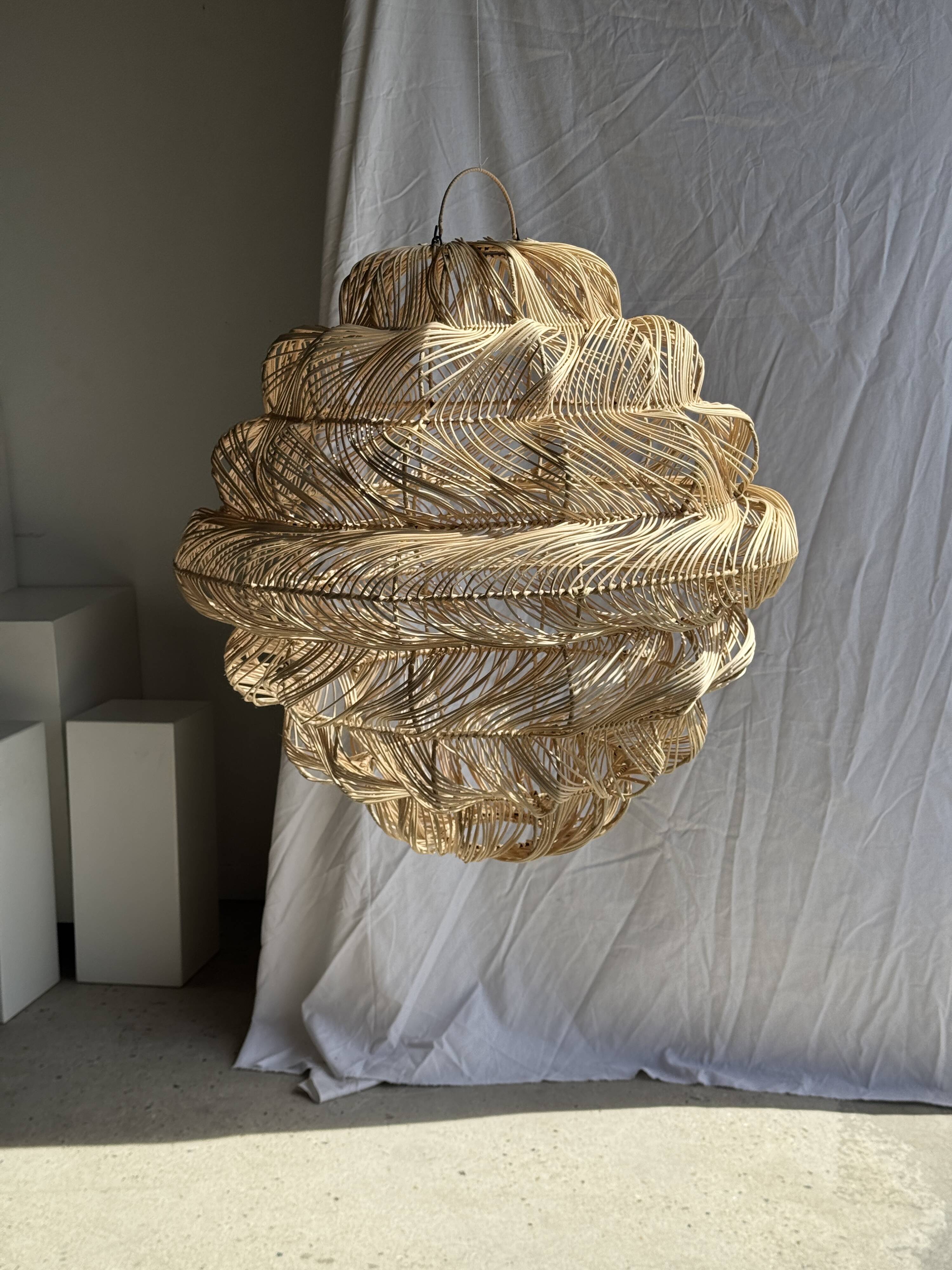 Suspension or rattan lampshade in an elongated spherical shape, layered H80 D