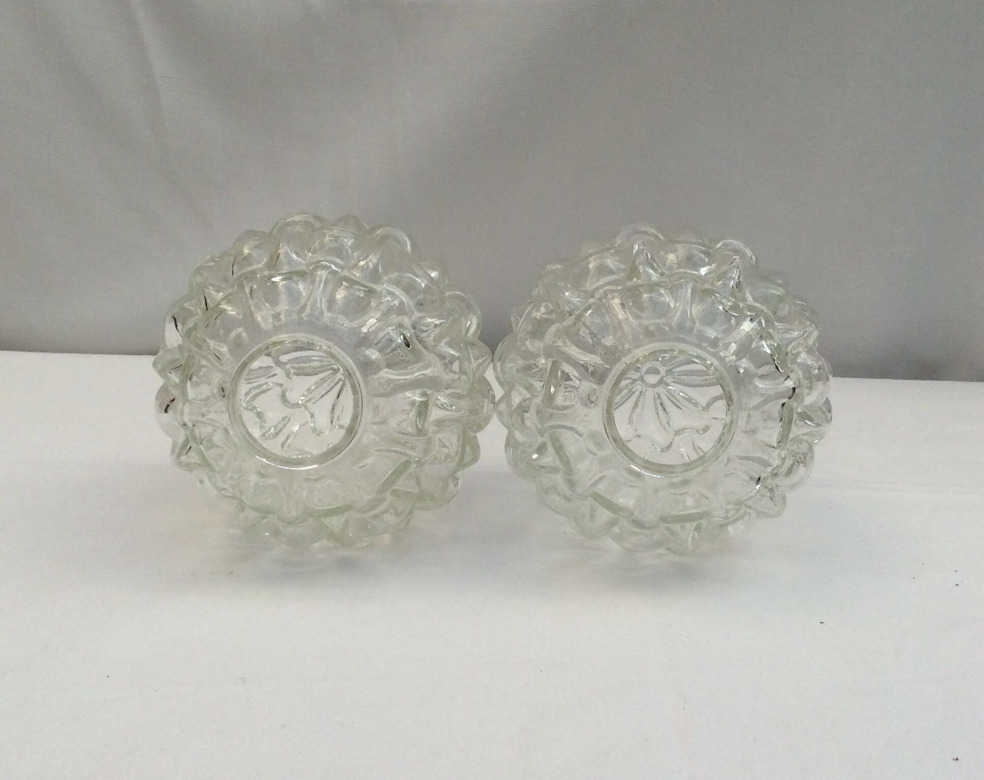Duo tulip globes in pressed glass dimension: diameter - 4.5cm- width -12cm- height -5cm-