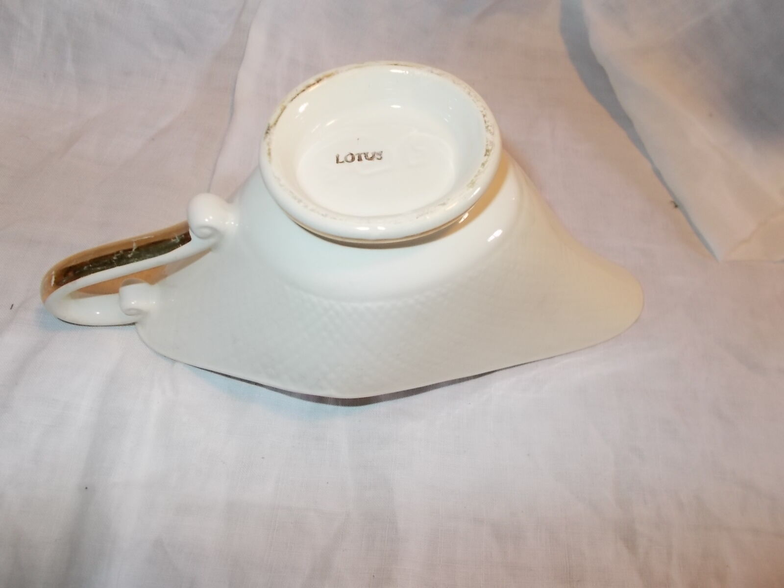 Salins sauce boat, lotus model.