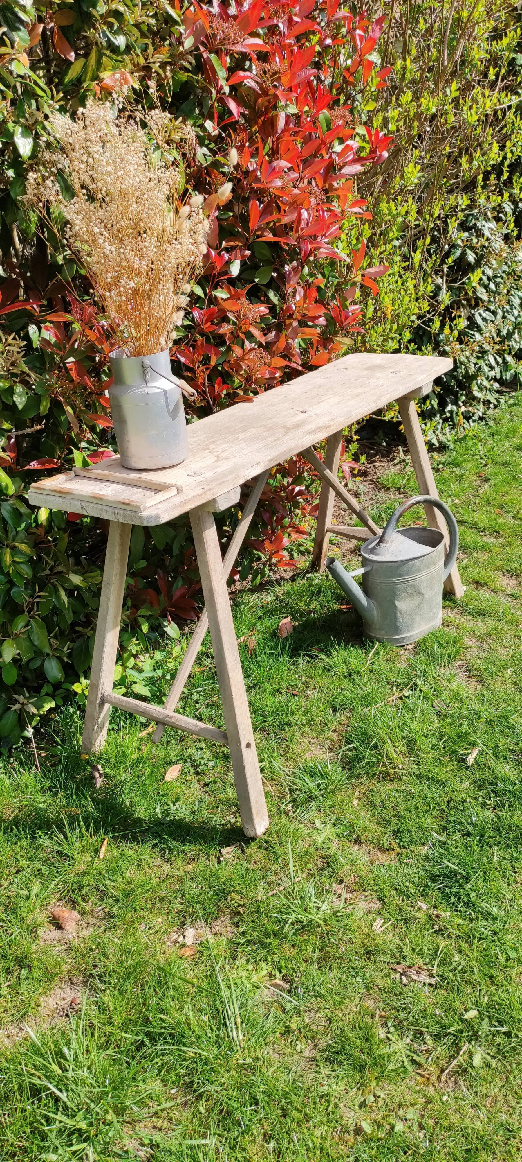 Vintage washing table