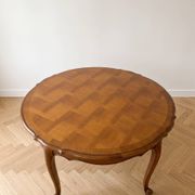 Table de salle à manger ronde extensible style Louis XV en bois