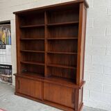 Large presentation unit in exotic wood
