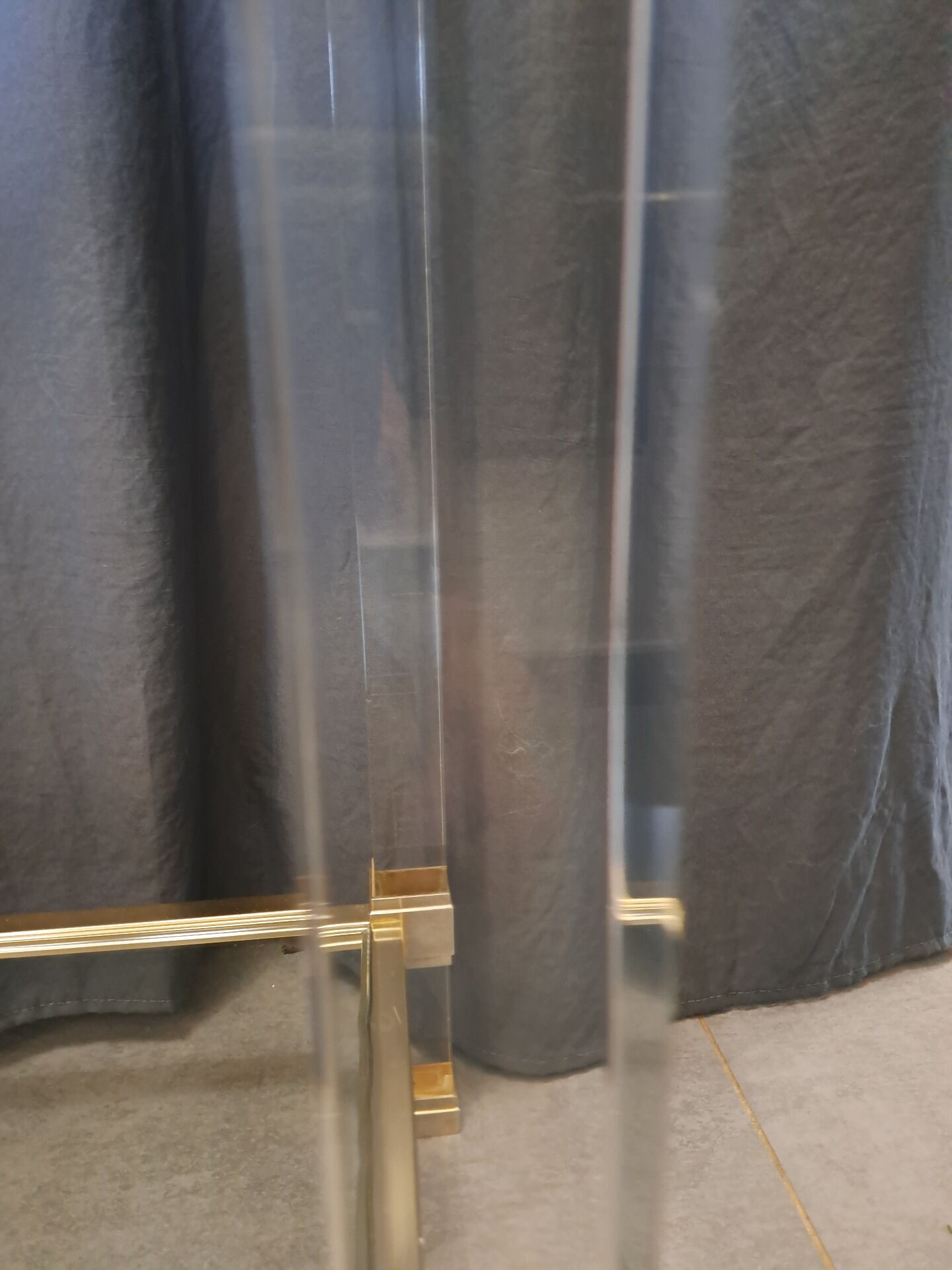 Console Pierre Vandel en lucite et alu doré