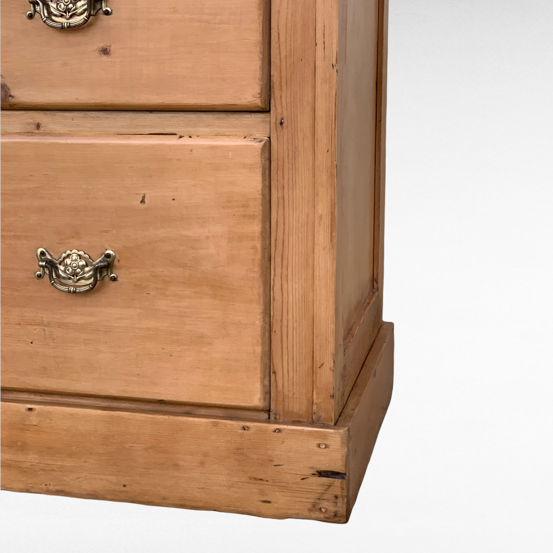 English style chest of drawers 1920 pine and pitchpin
