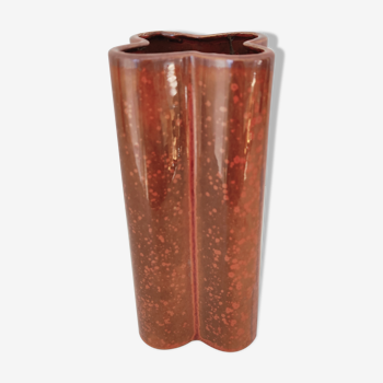 Quadrilobe red ceramic vase