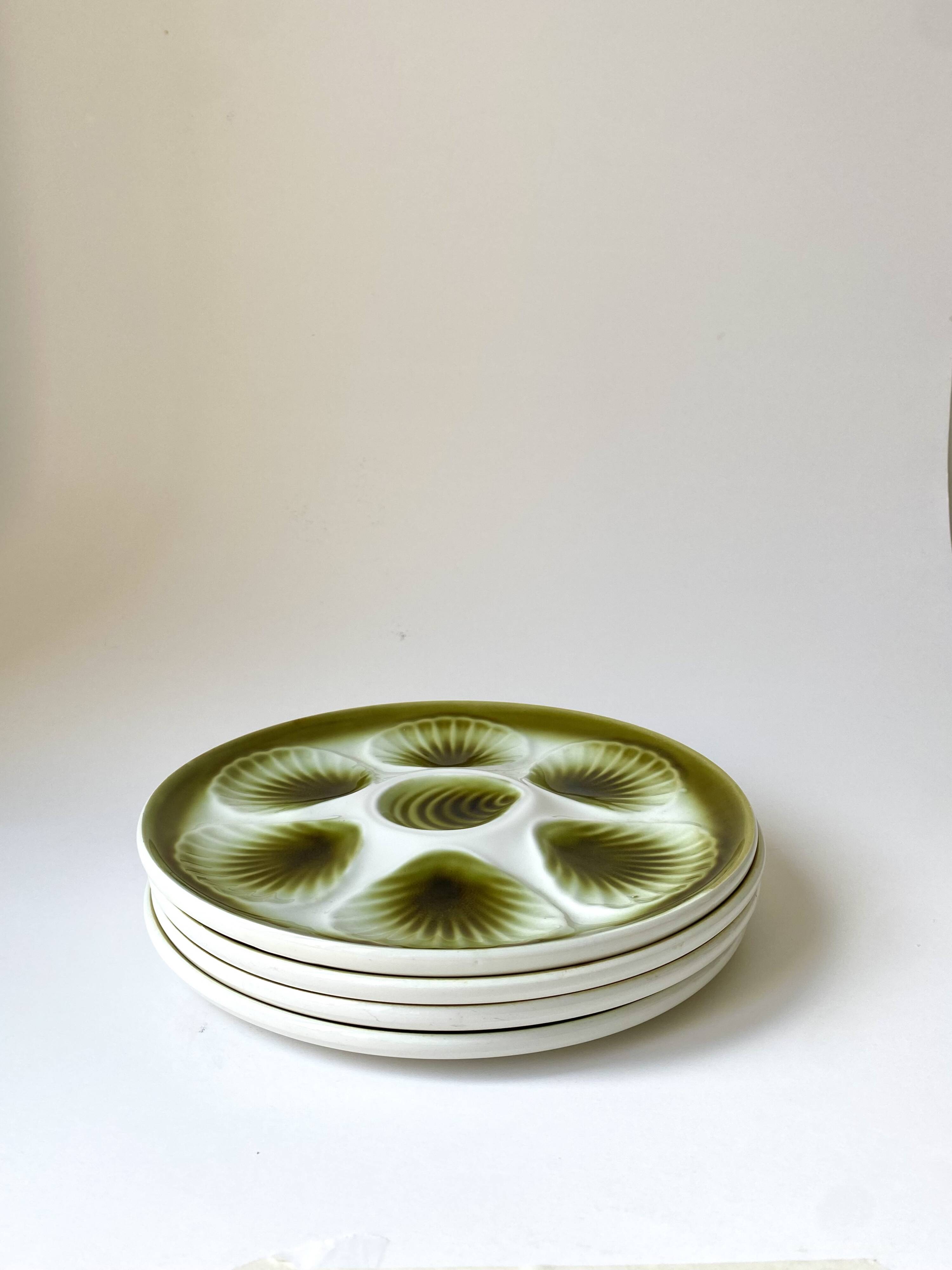 4 vintage Moulin des Loups oyster plates
