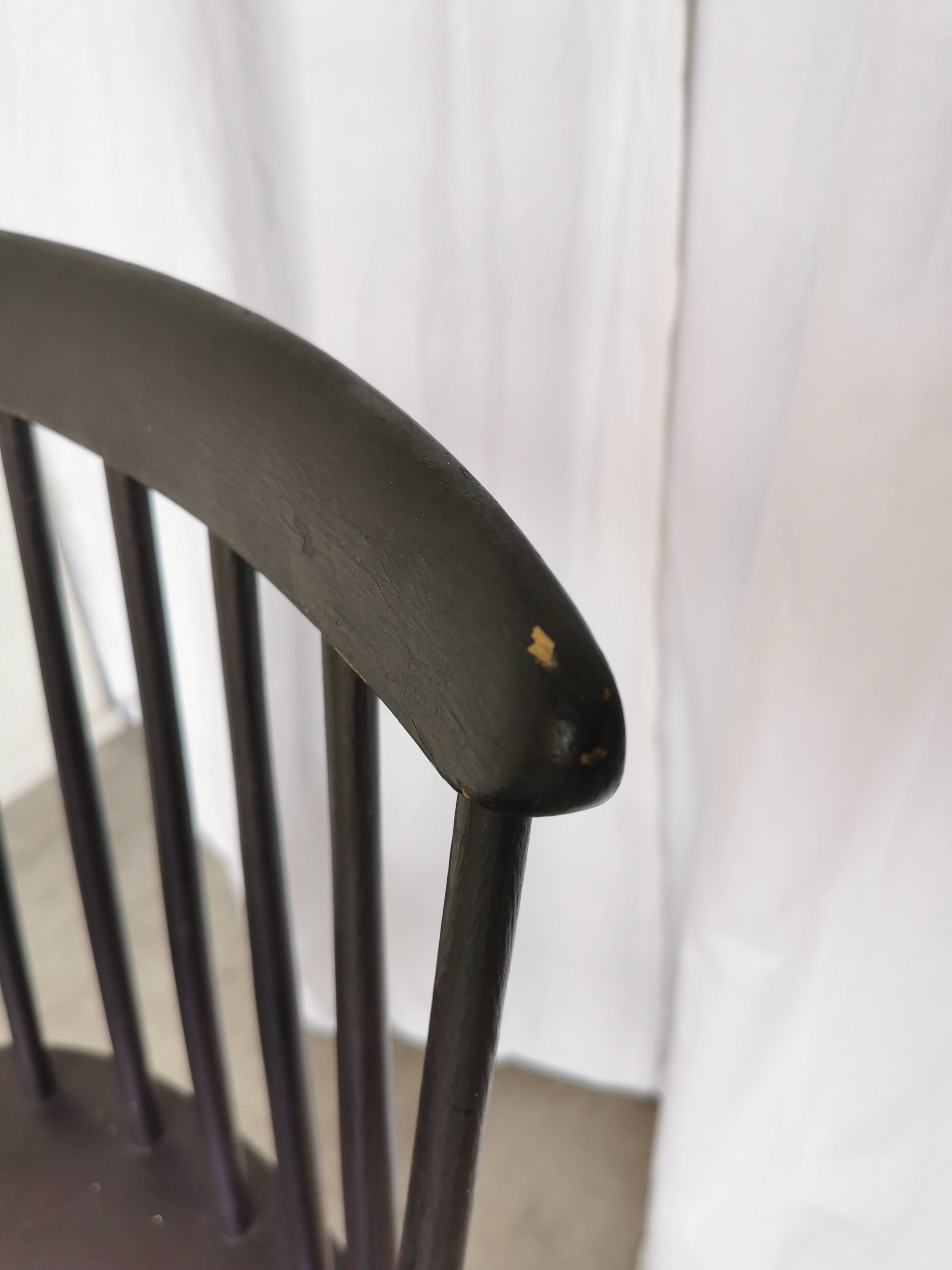 Chaise de salle à manger vintage en hêtre noir : style Ilmari Tapiovaara, scandinave