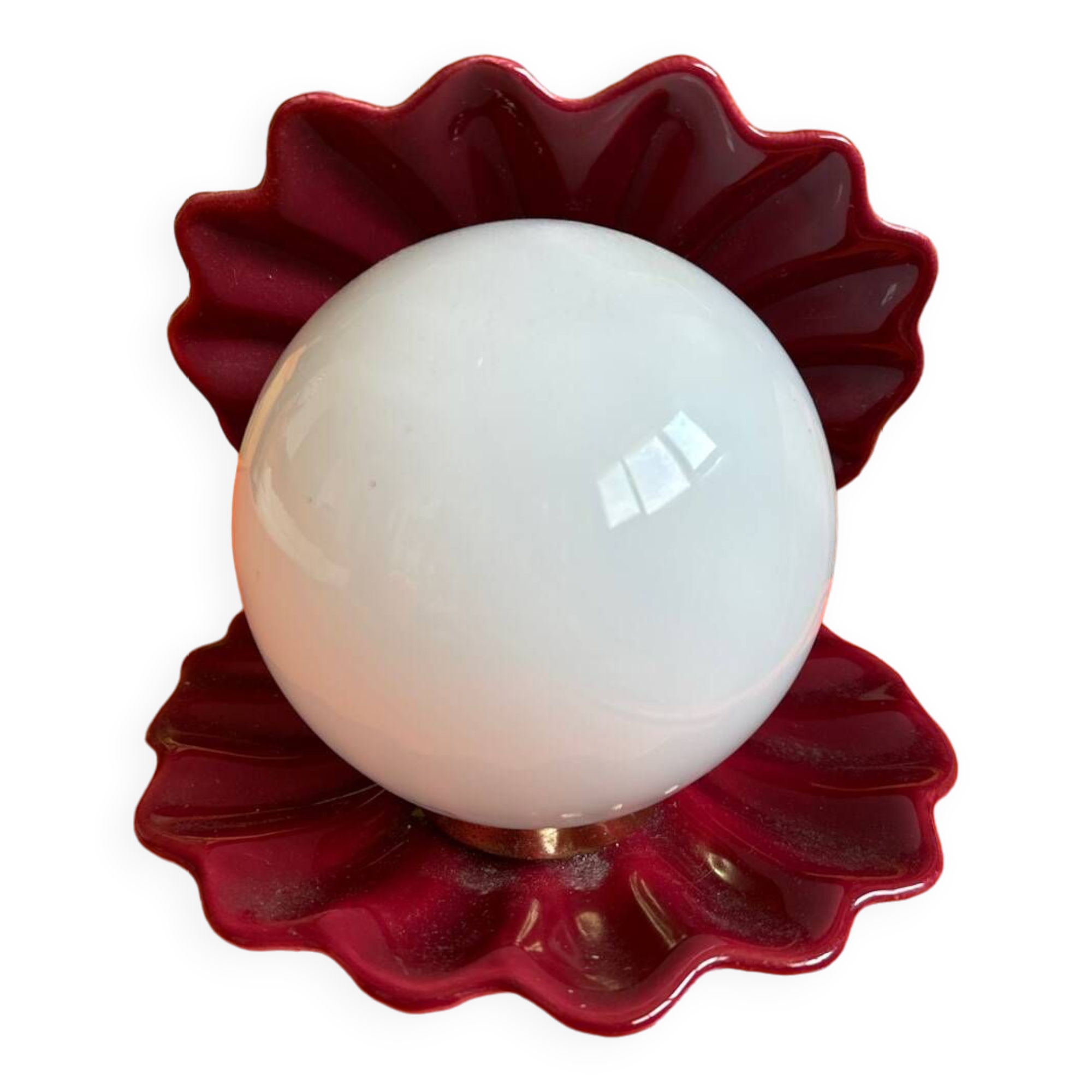 Burgundy ceramic shell lamp