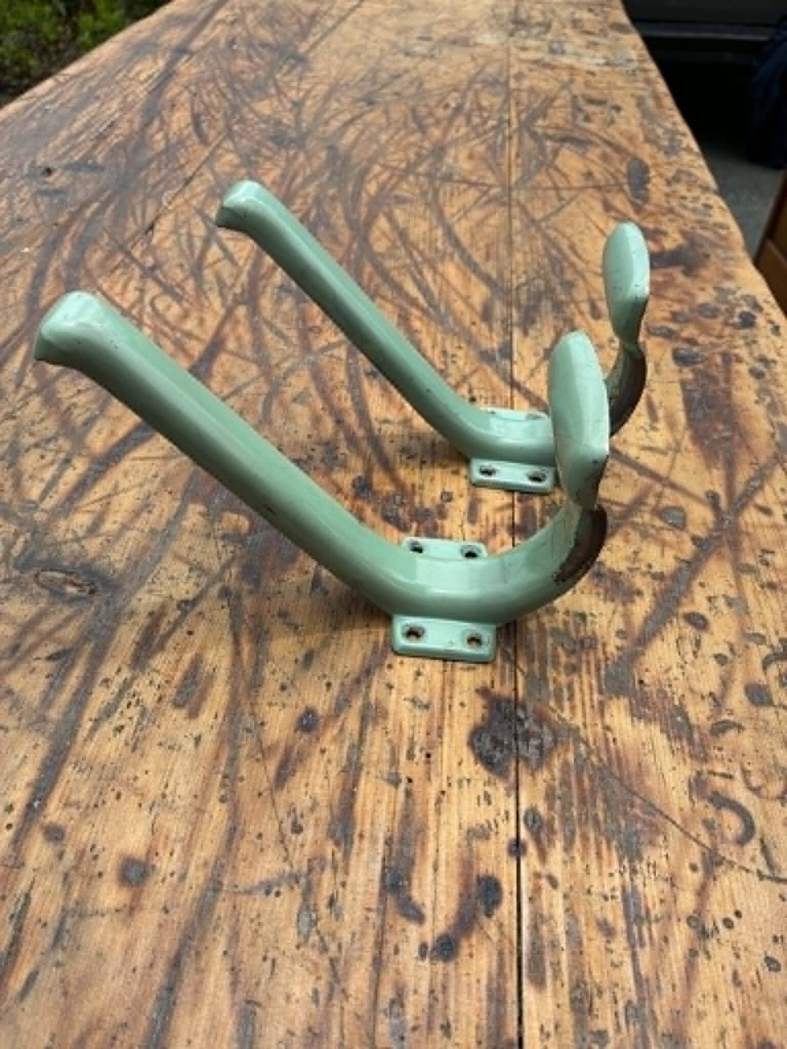 Set of 2 hooks