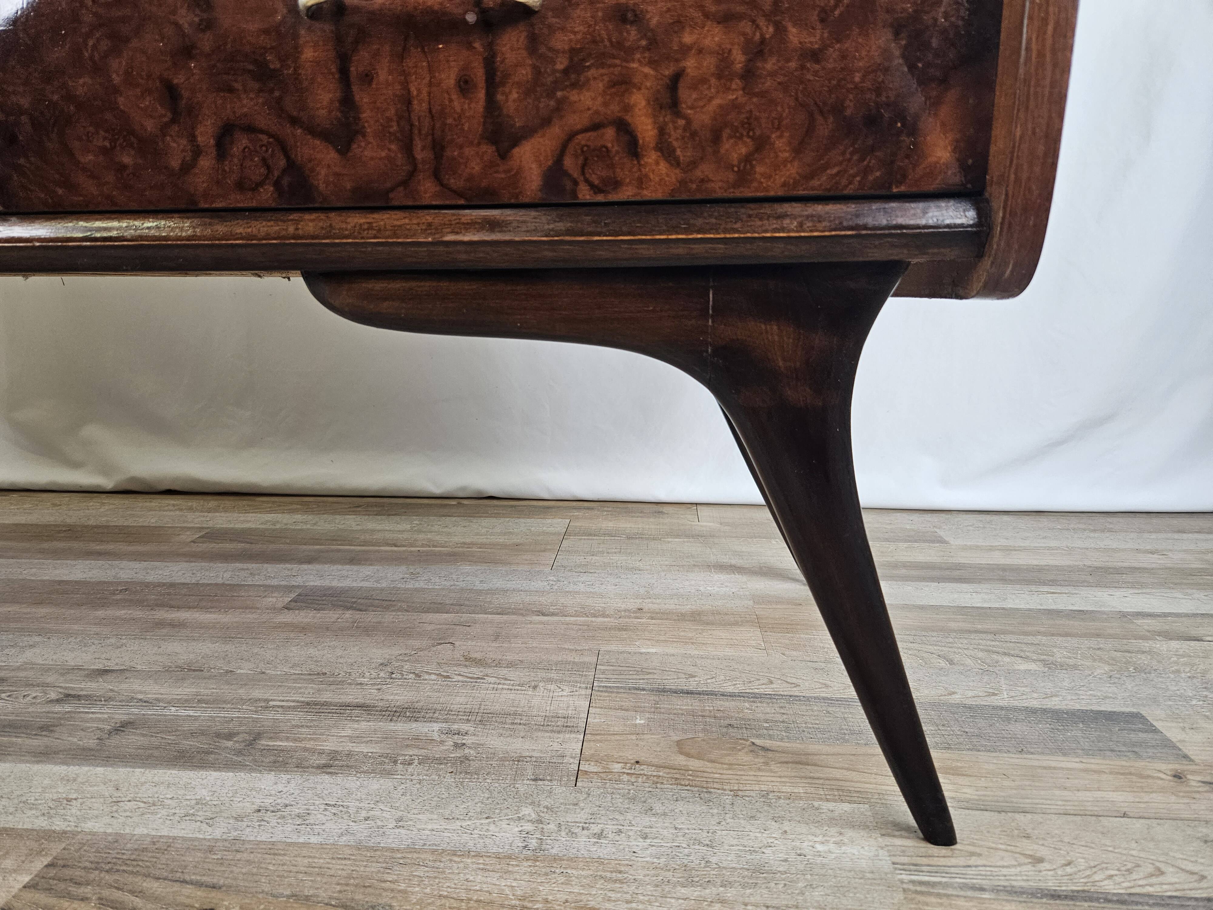 Commode des années 1960 avec verre et six tiroirs