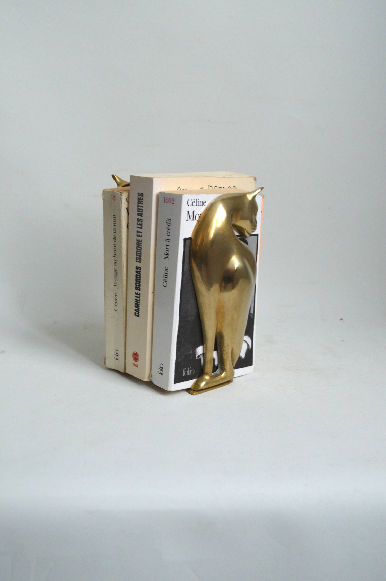 Feline brass bookends