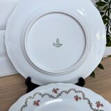 Set of 4 flat porcelain plates