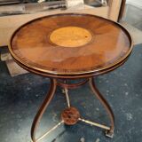 Pedestal table