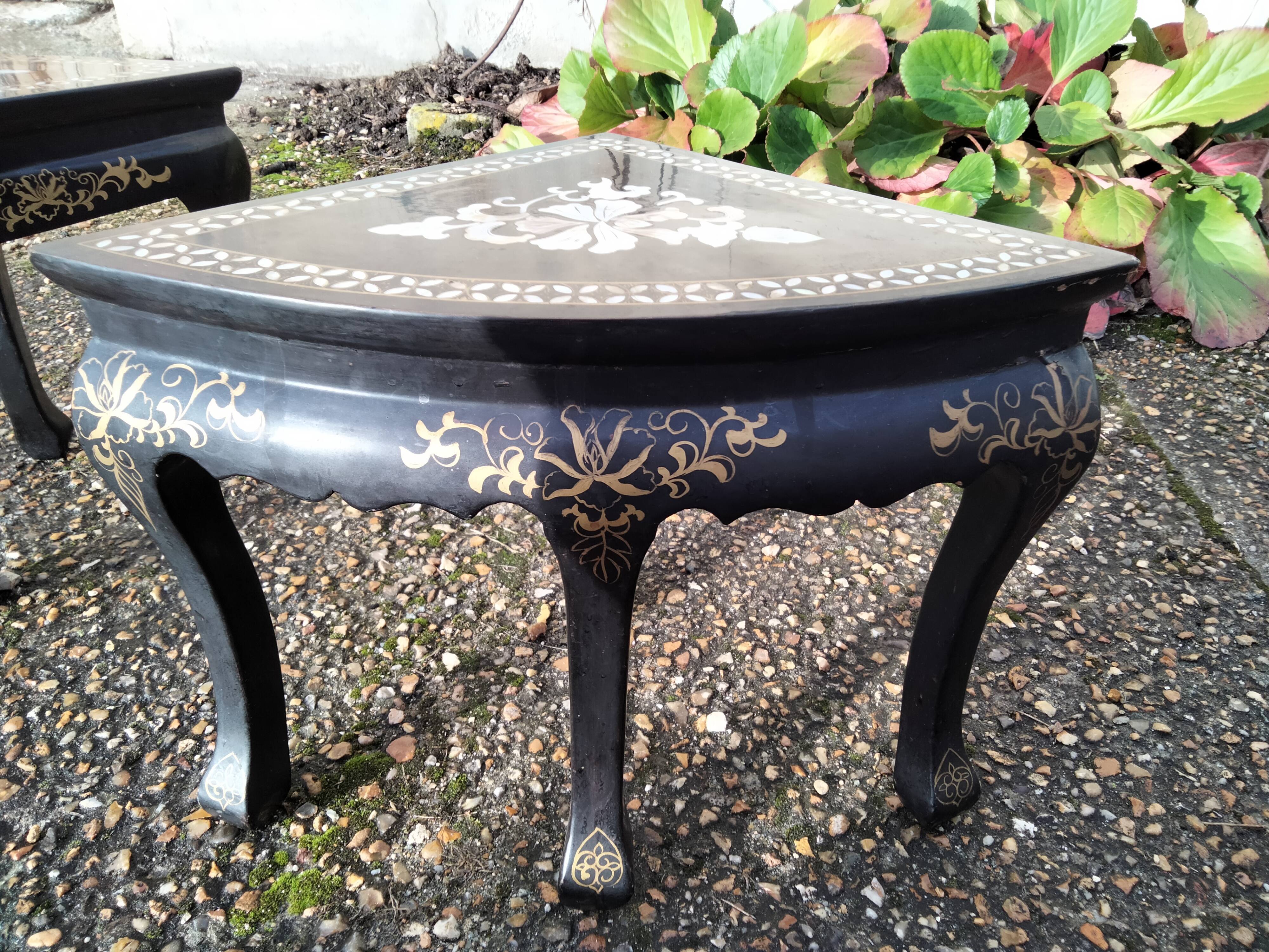 Coffee table Asian décor inlaid with vintage antique mother-of-pearl